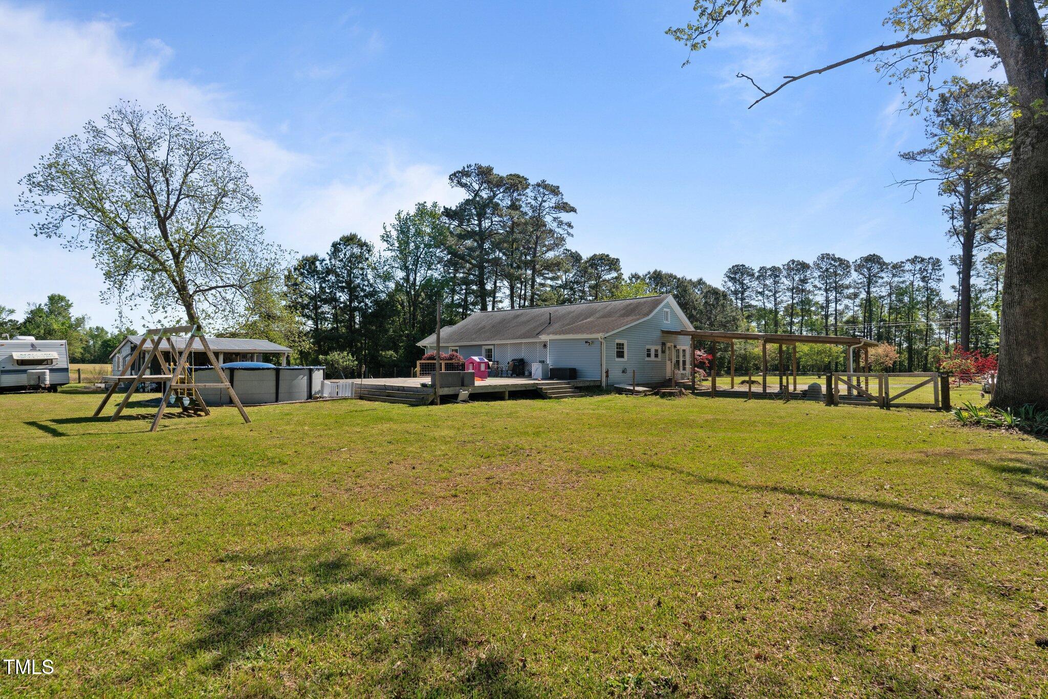 8211 Julian Road
