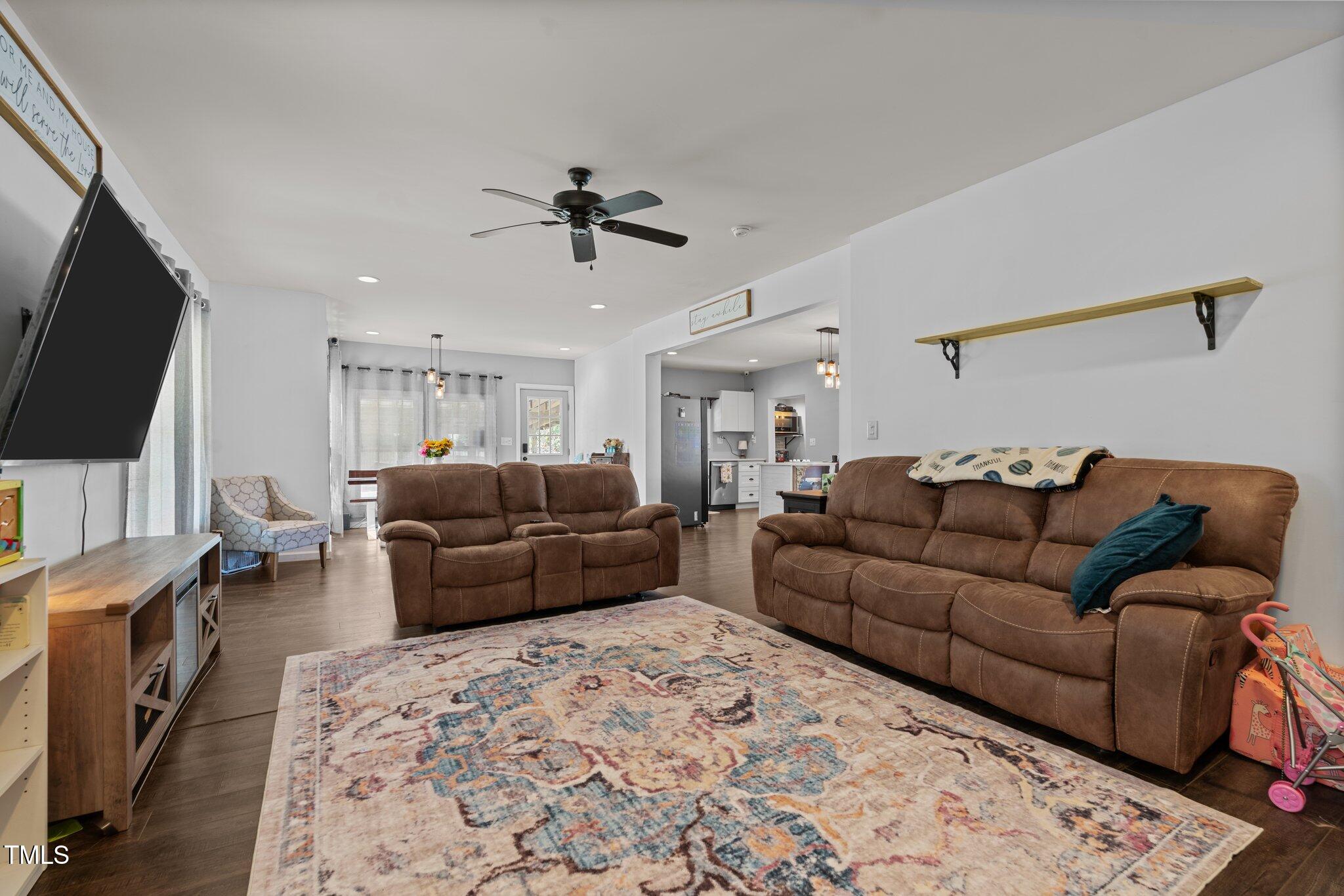 8211 Julian Road