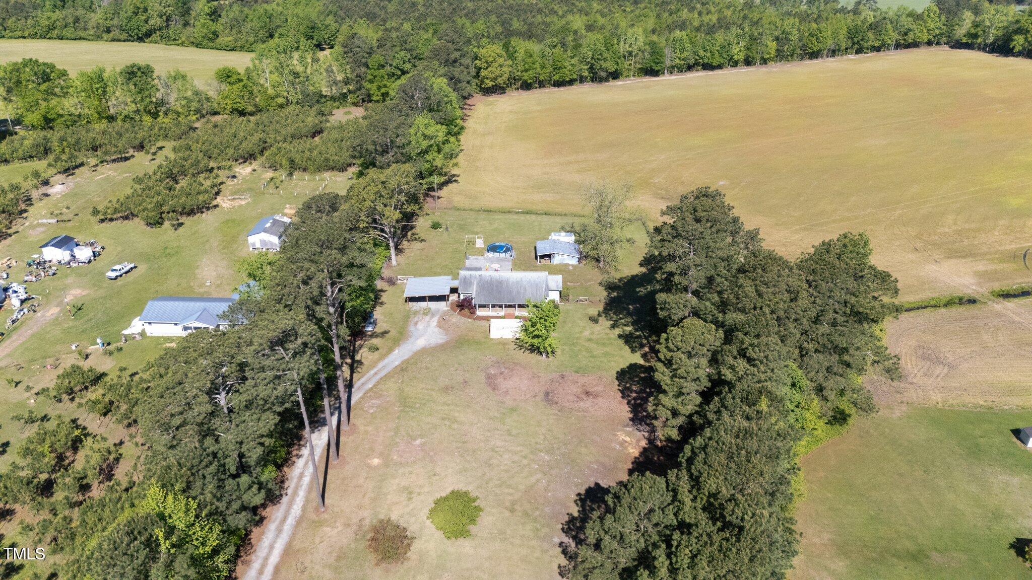 8211 Julian Road