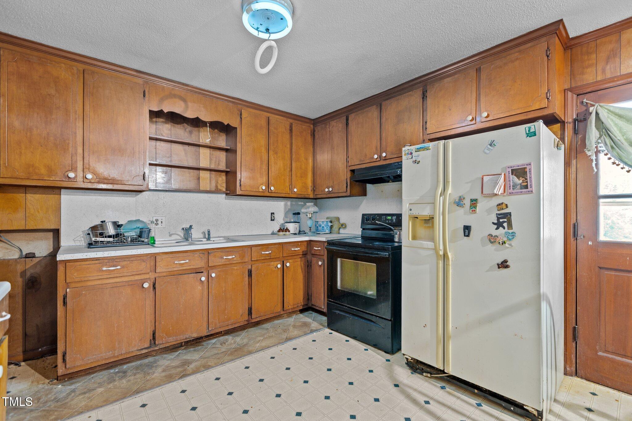 4038 Redwood Road