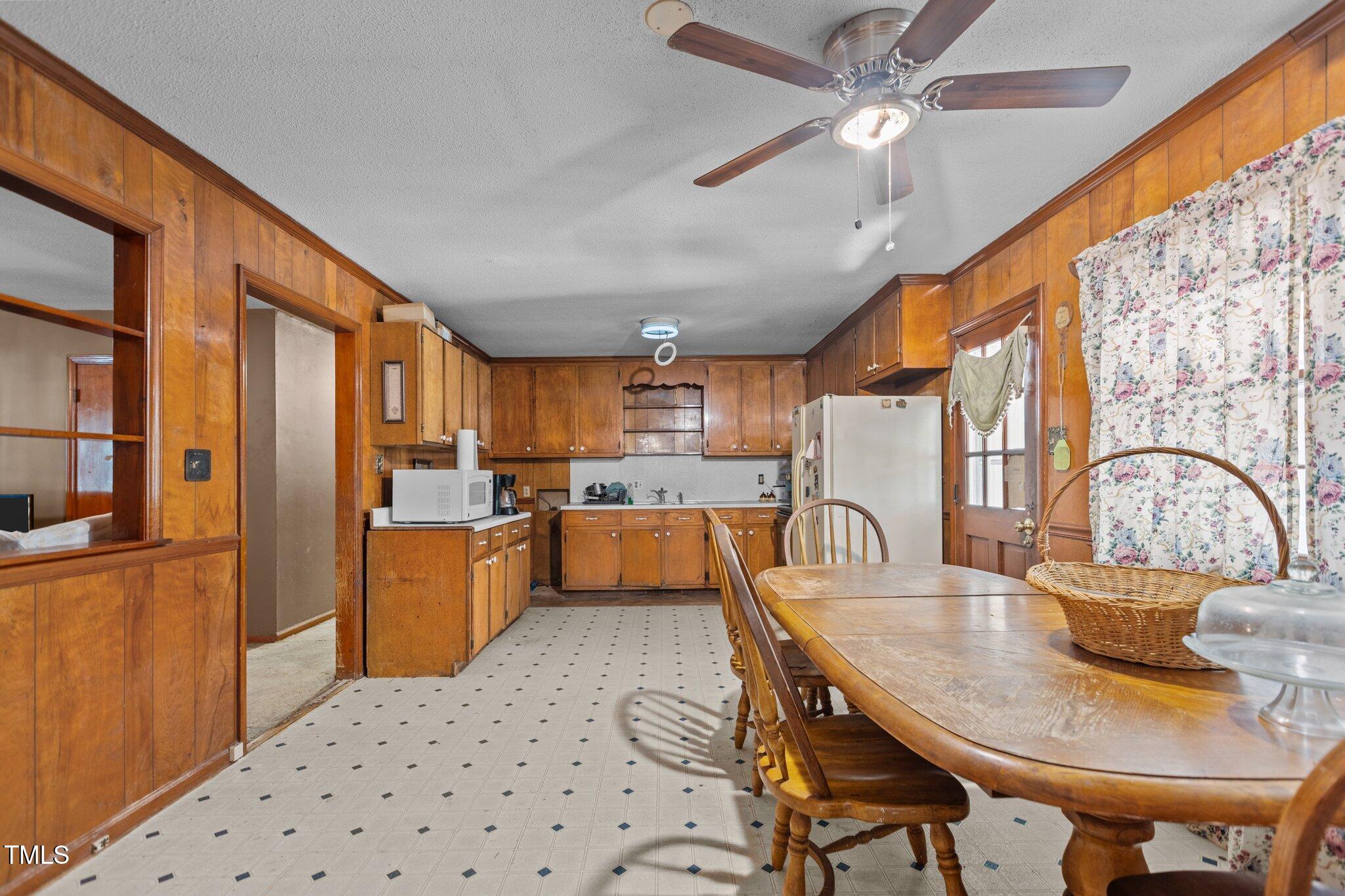 4038 Redwood Road