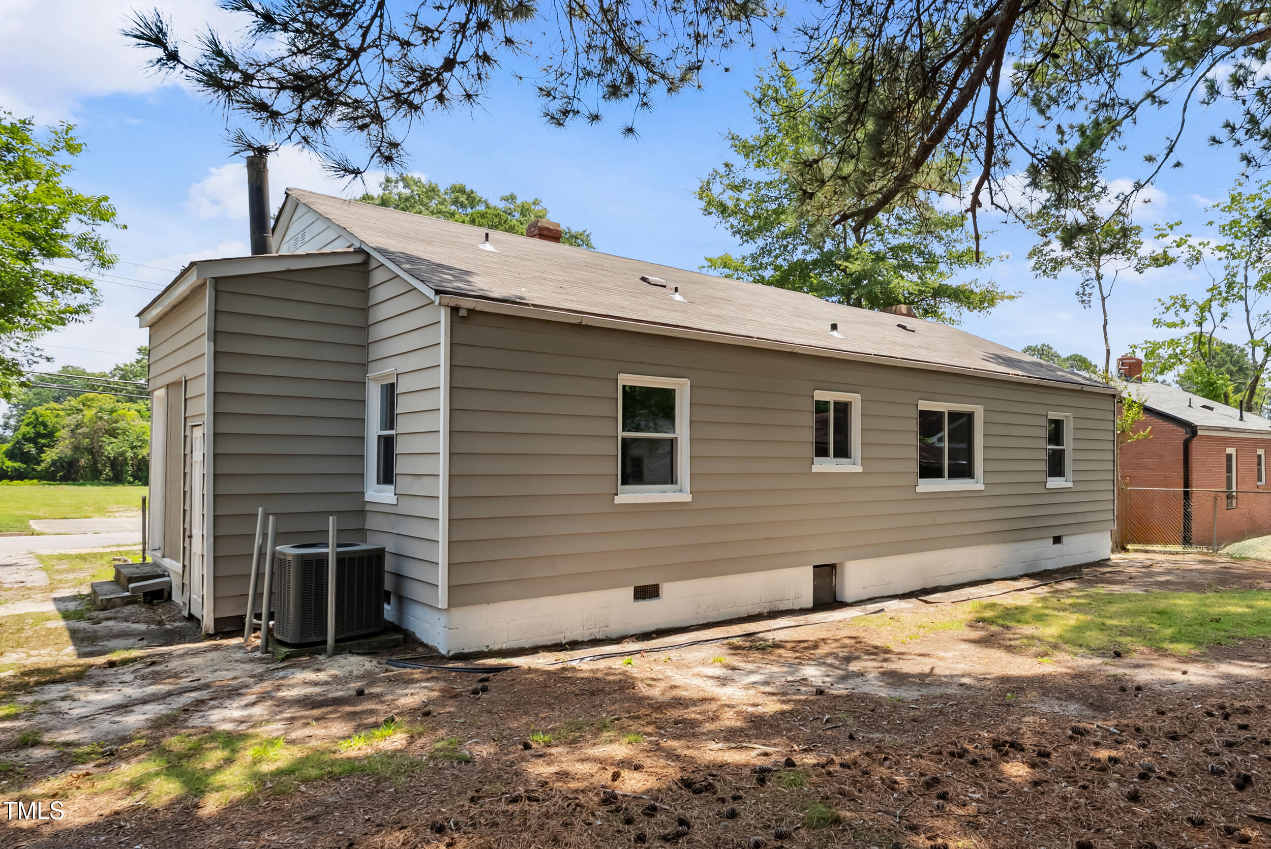 208 Fairview Avenue SW