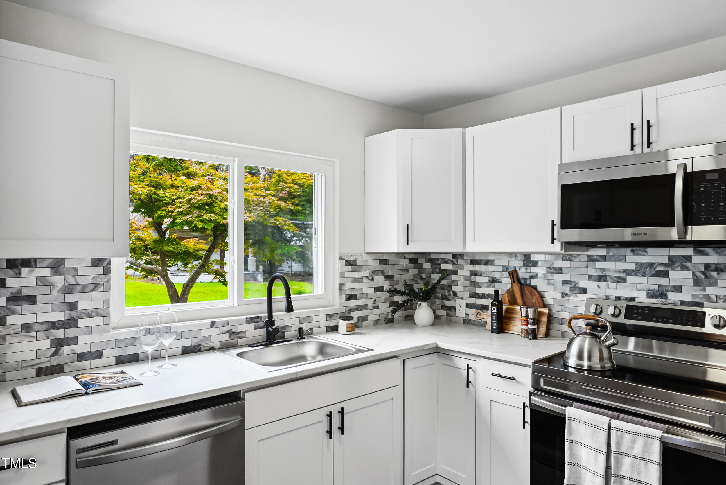 208 Fairview Avenue SW