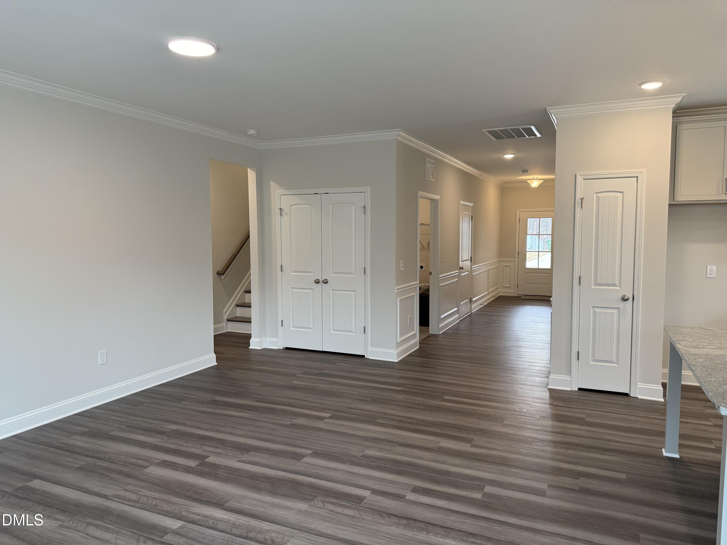 1960 Meadowview Drive