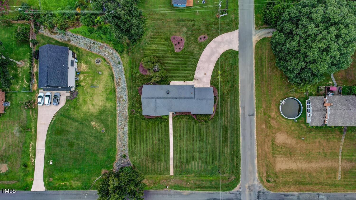 1242 Dogwood Street