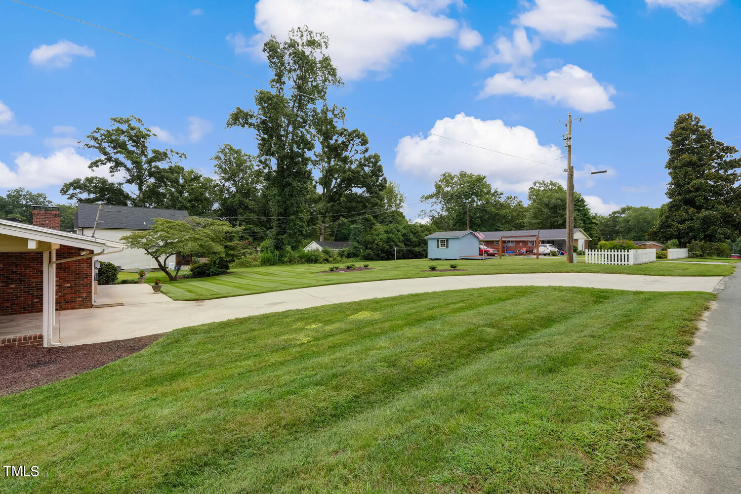1242 Dogwood Street