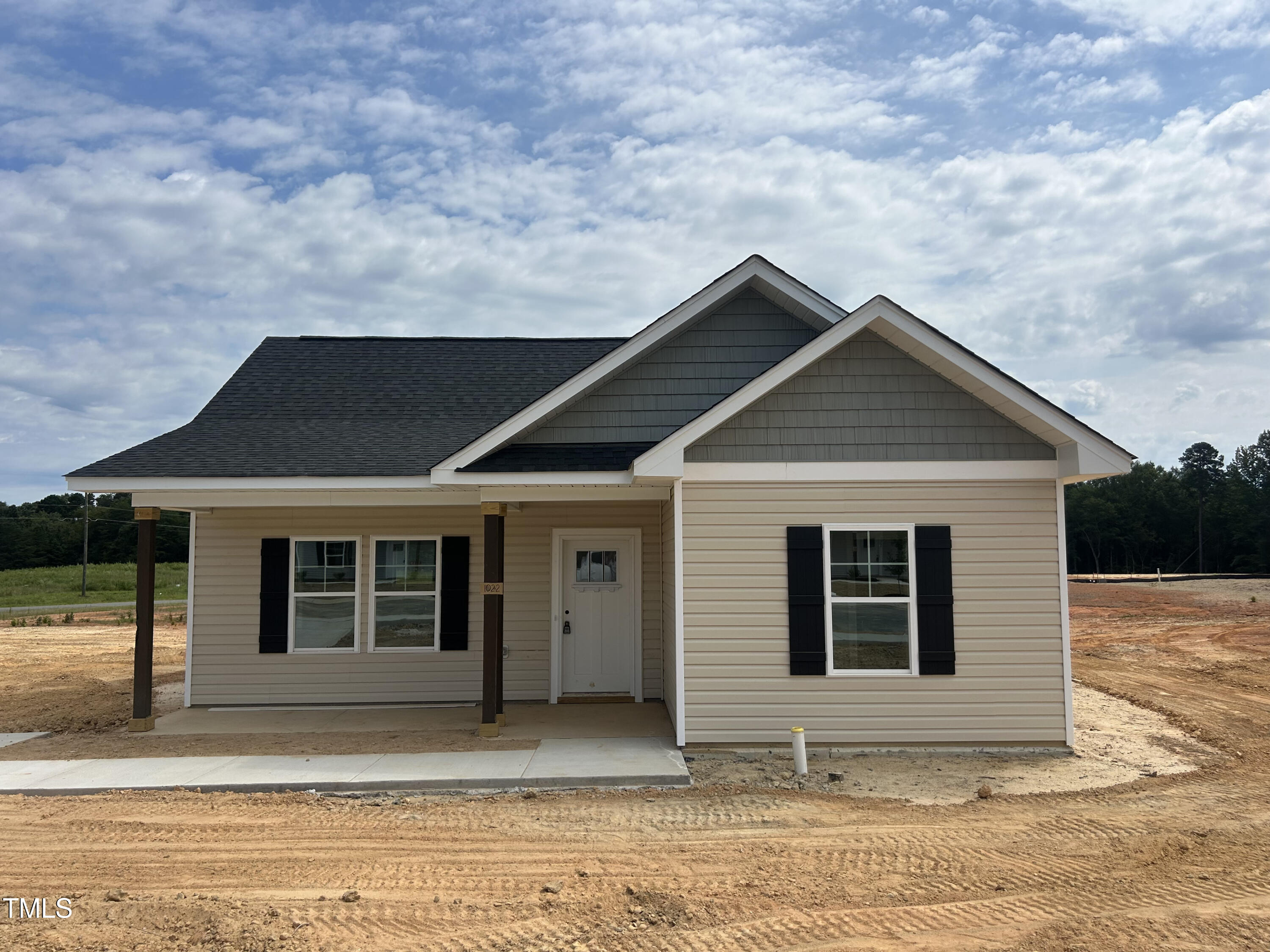 1022 Pinnix Loop