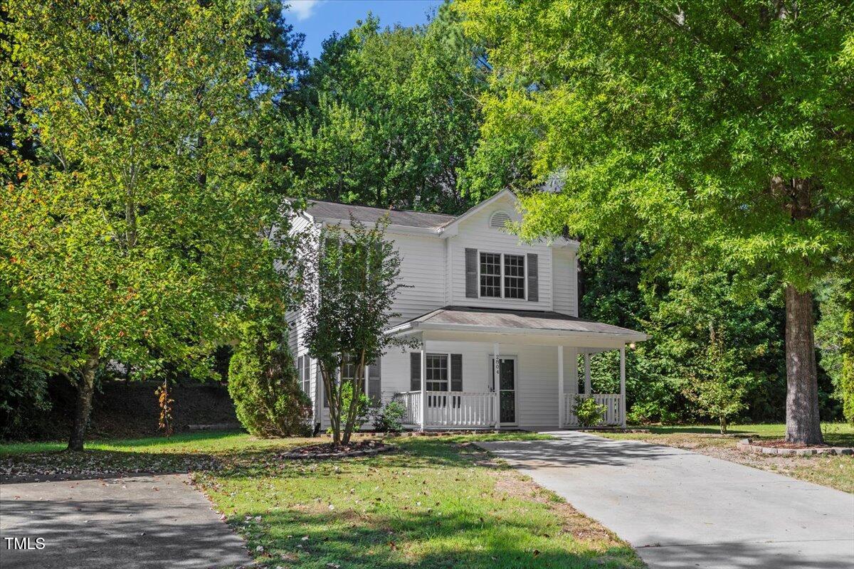 2804 Lutz Lane