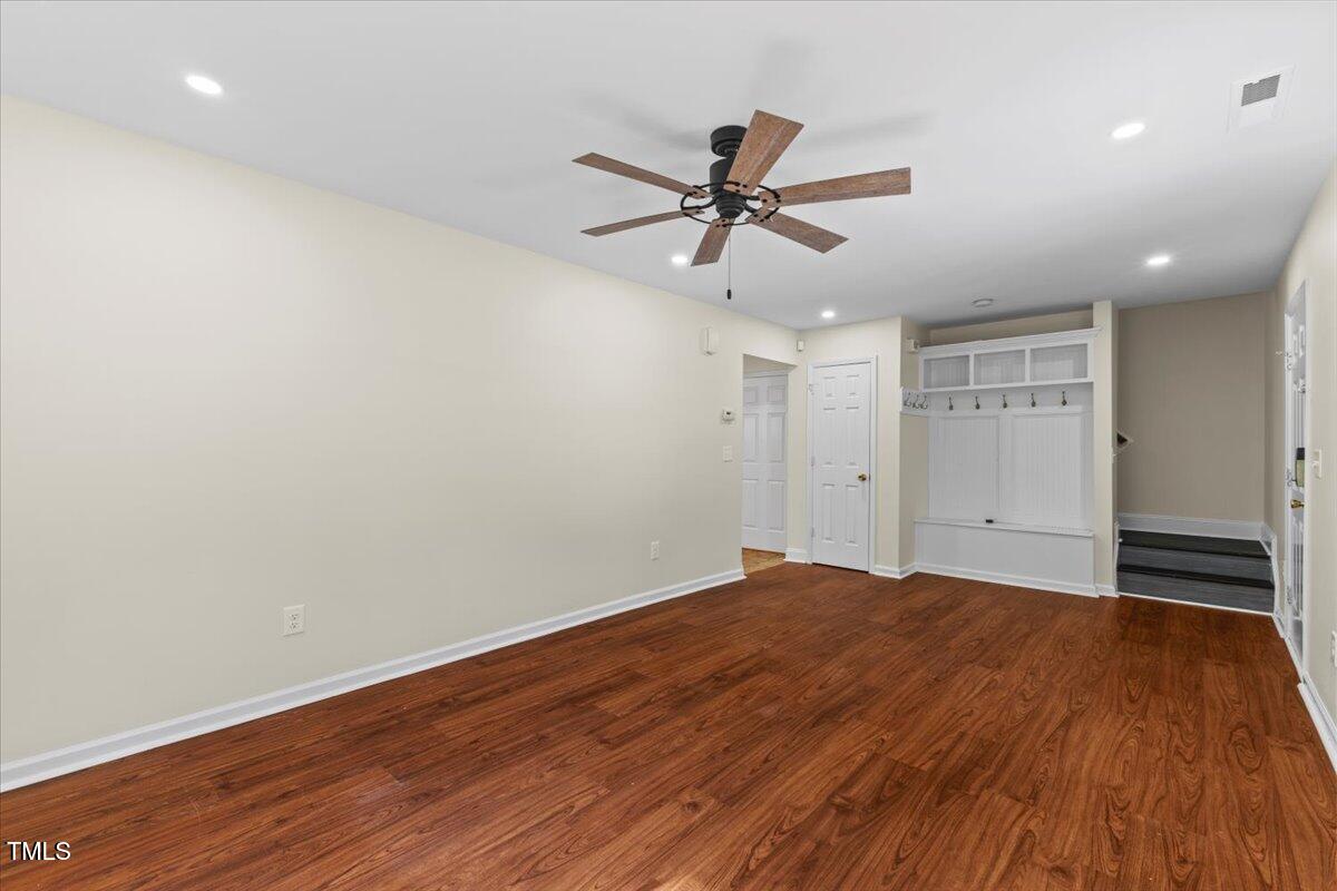 2804 Lutz Lane
