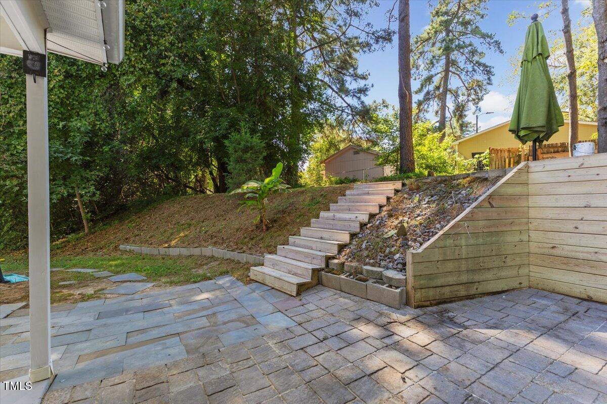 2804 Lutz Lane