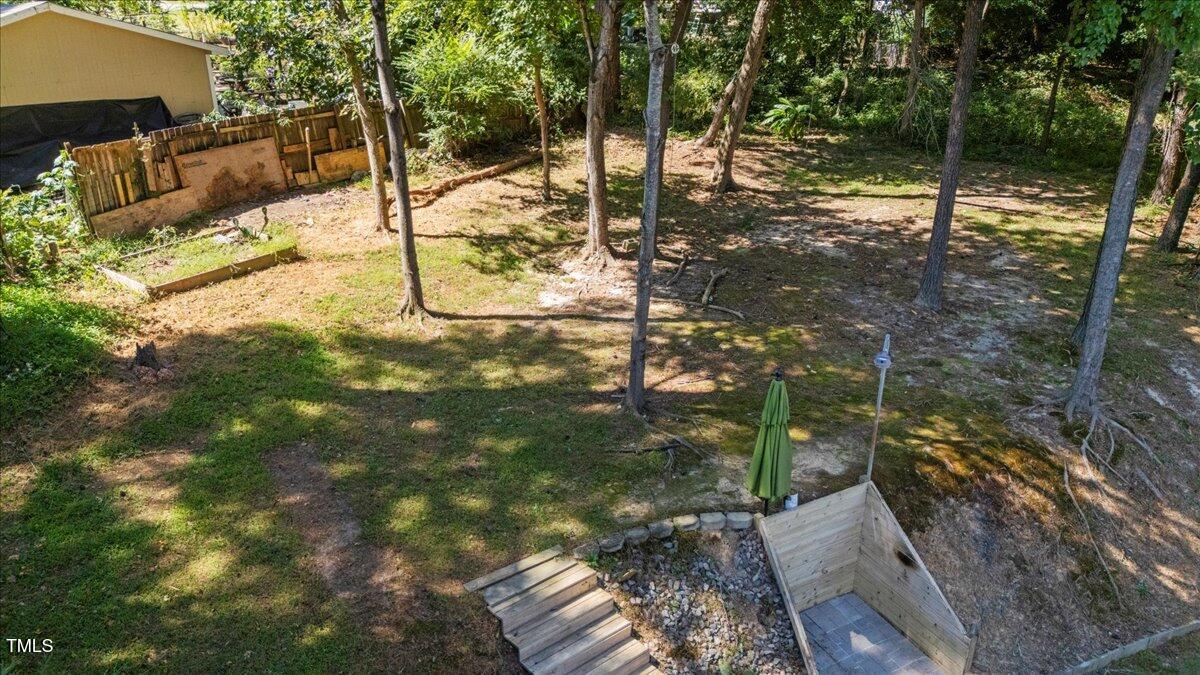 2804 Lutz Lane