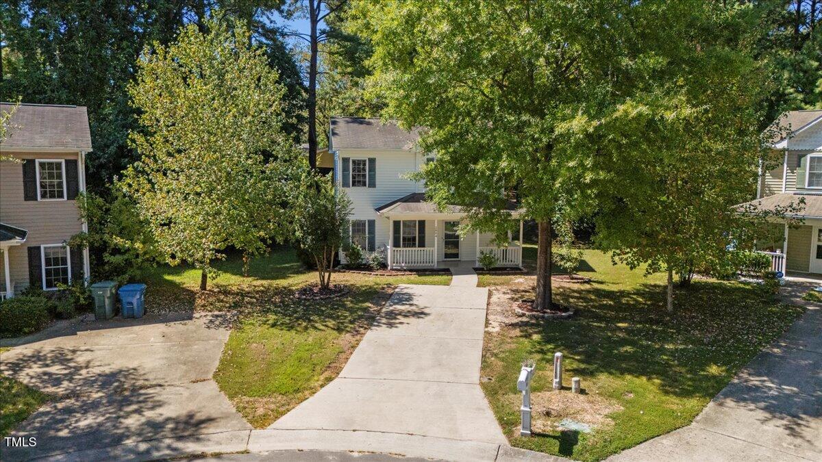 2804 Lutz Lane