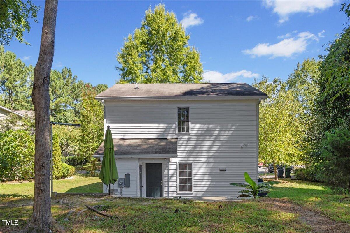 2804 Lutz Lane