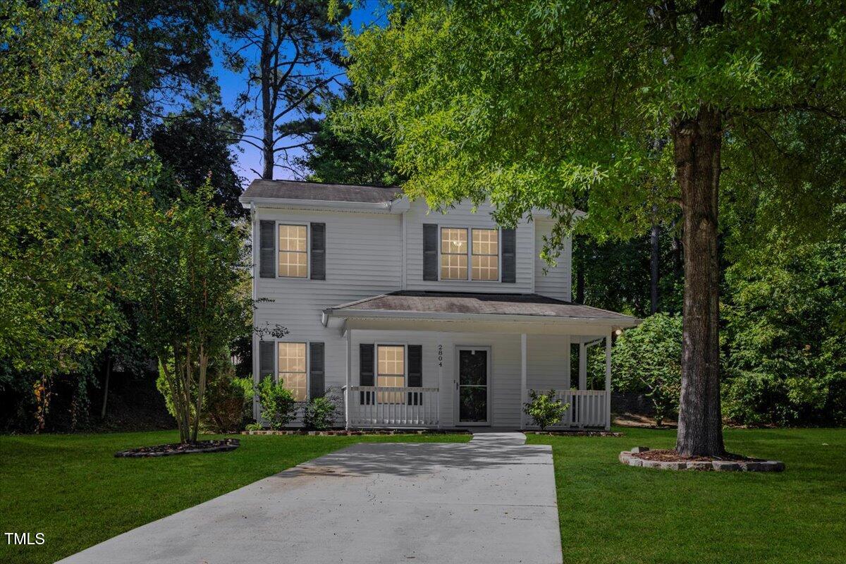 2804 Lutz Lane
