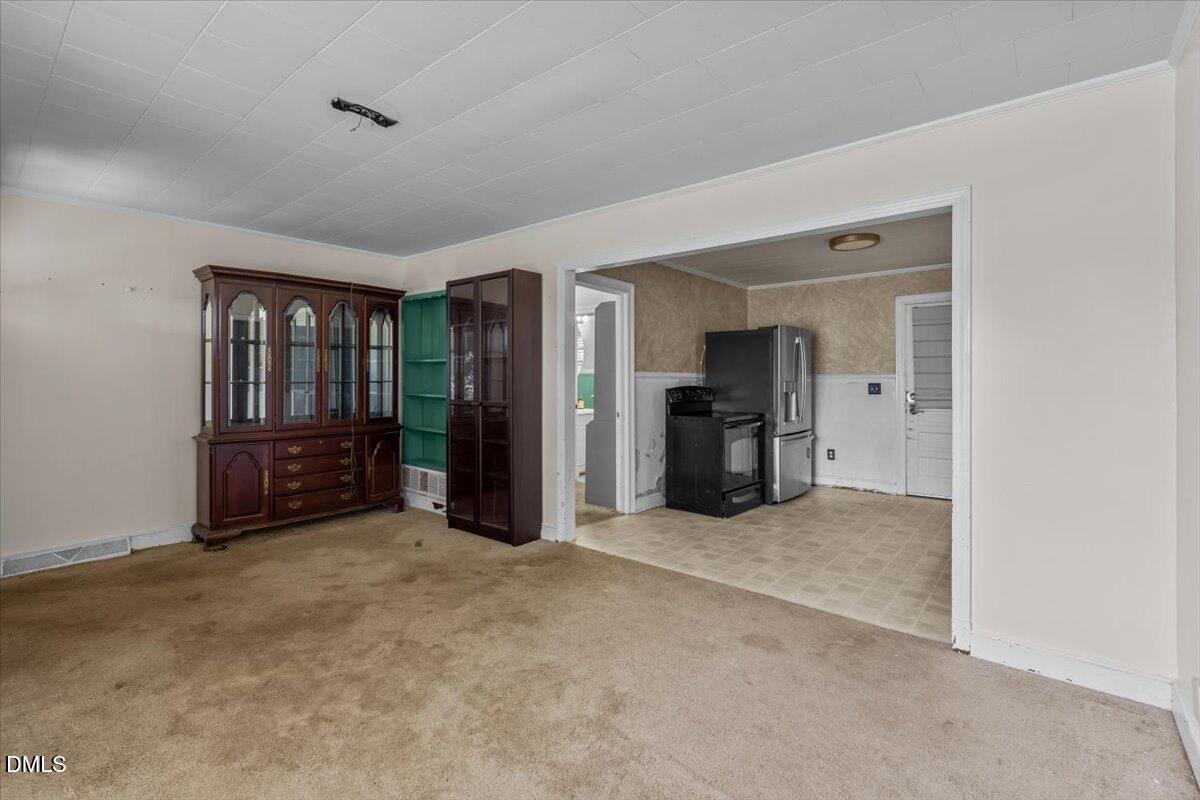 1913 Hilldale Drive