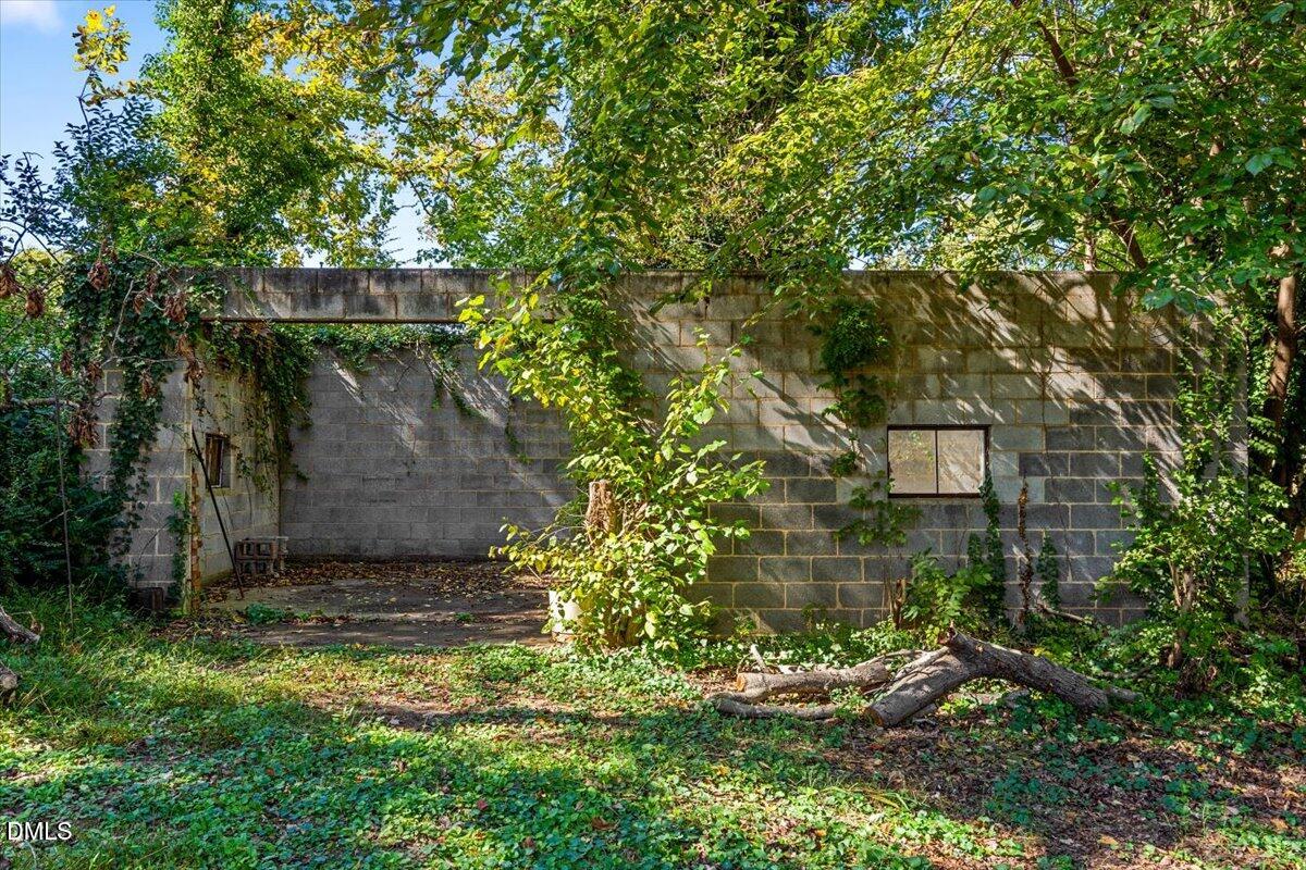1913 Hilldale Drive