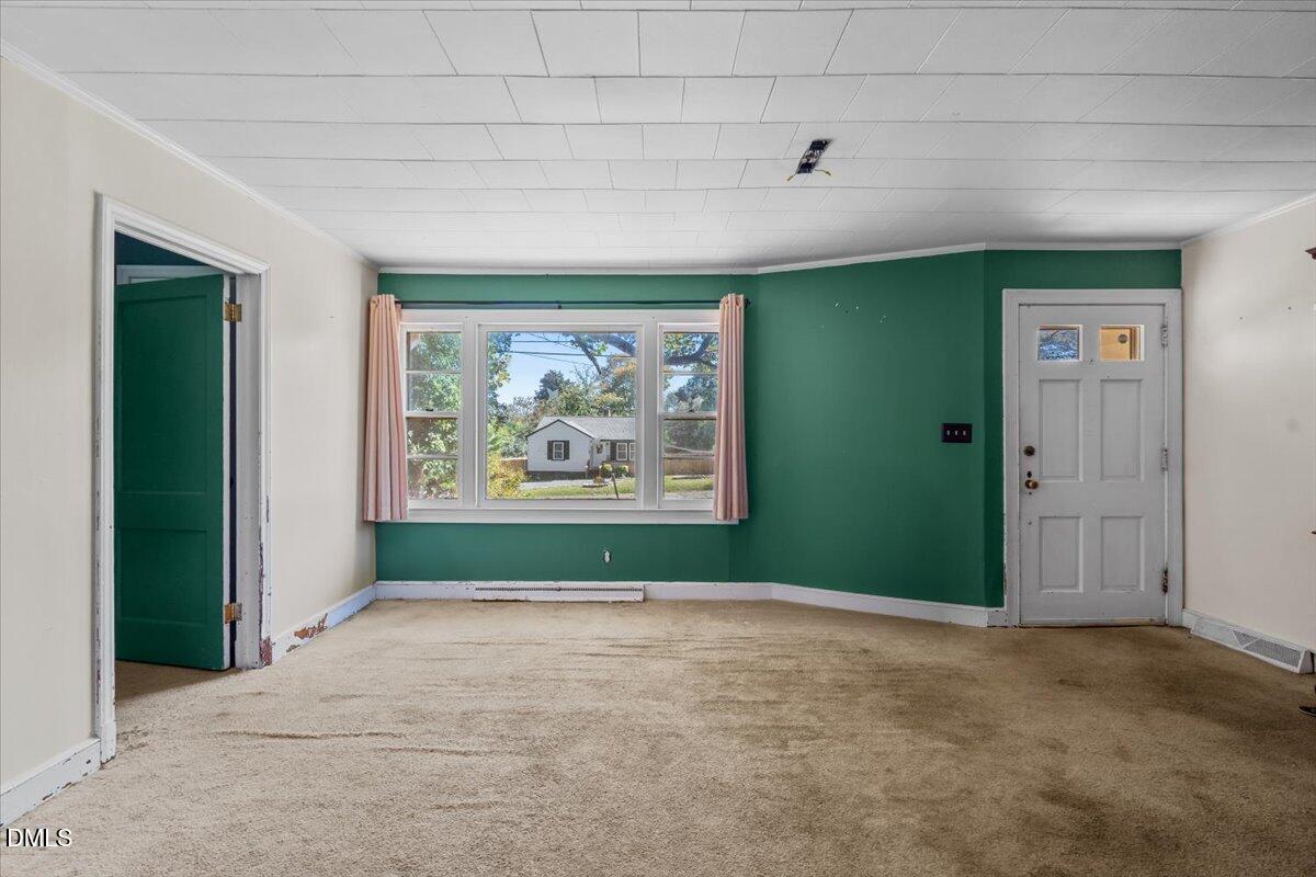 1913 Hilldale Drive