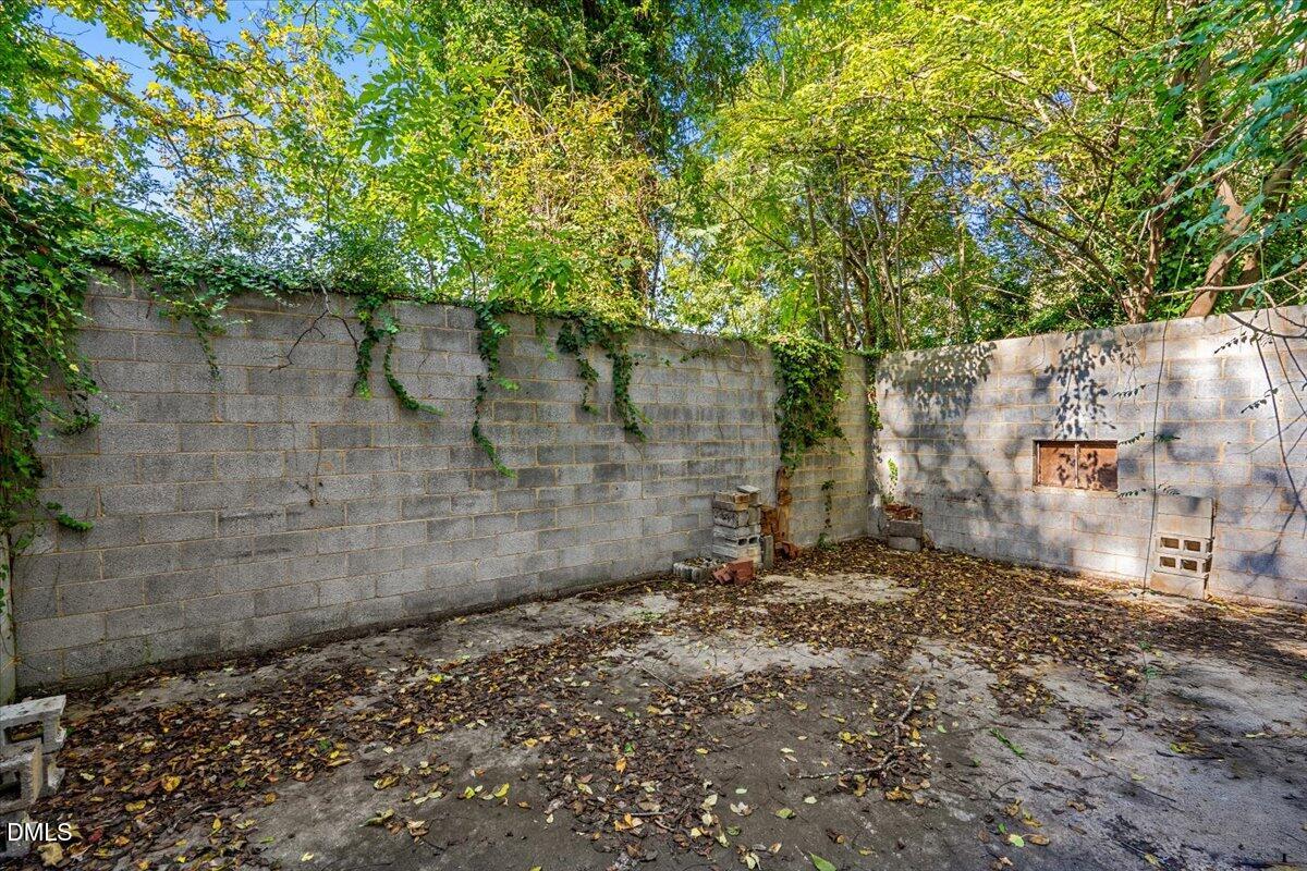 1913 Hilldale Drive