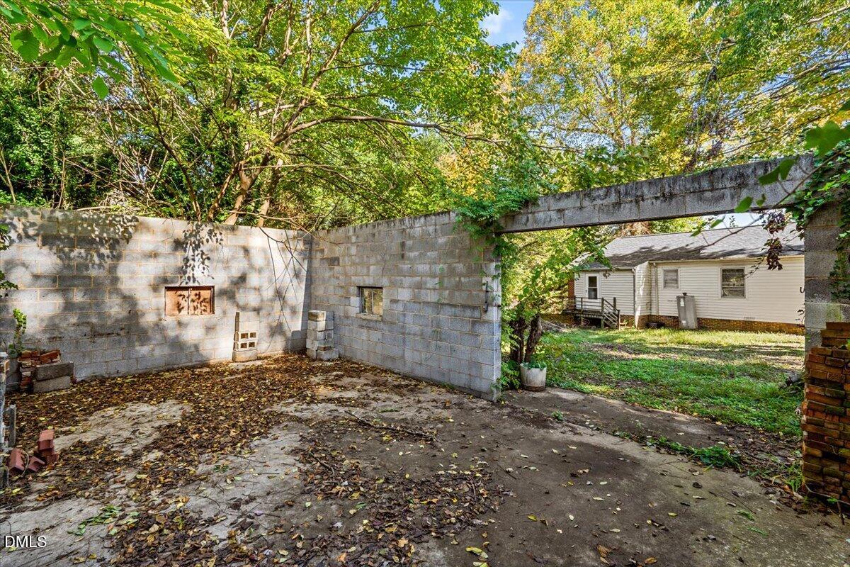 1913 Hilldale Drive