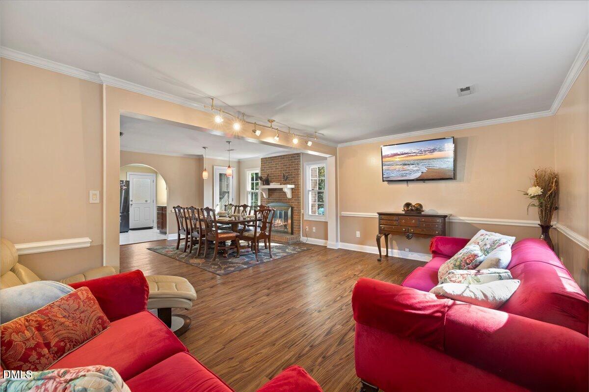 2323 Buckingham Road