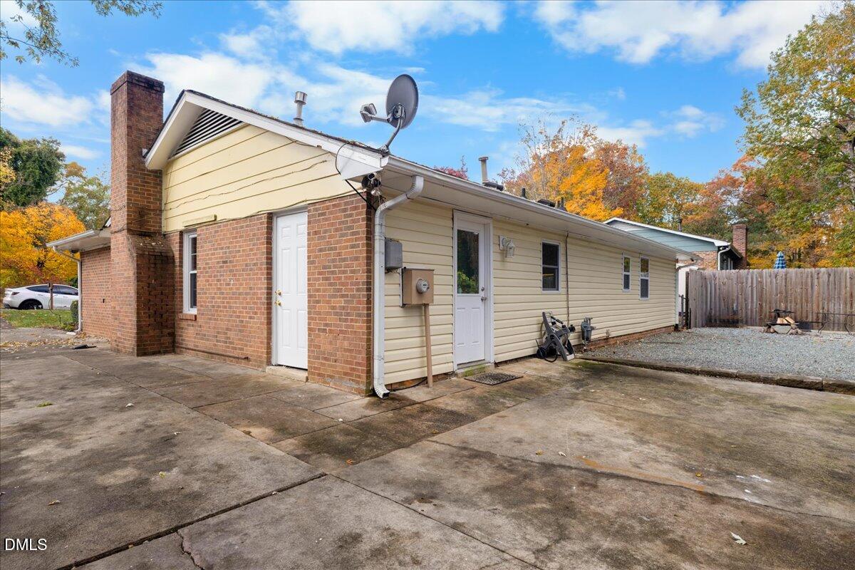 2323 Buckingham Road