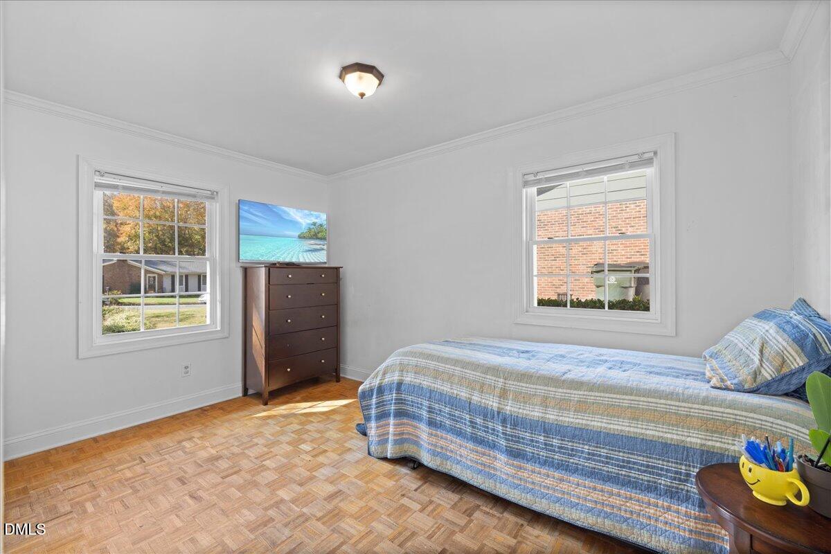 2323 Buckingham Road