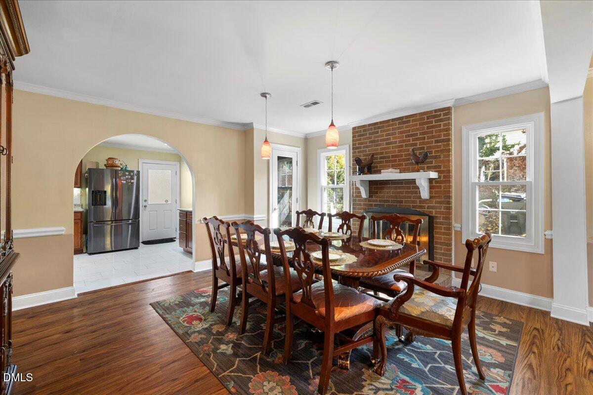 2323 Buckingham Road