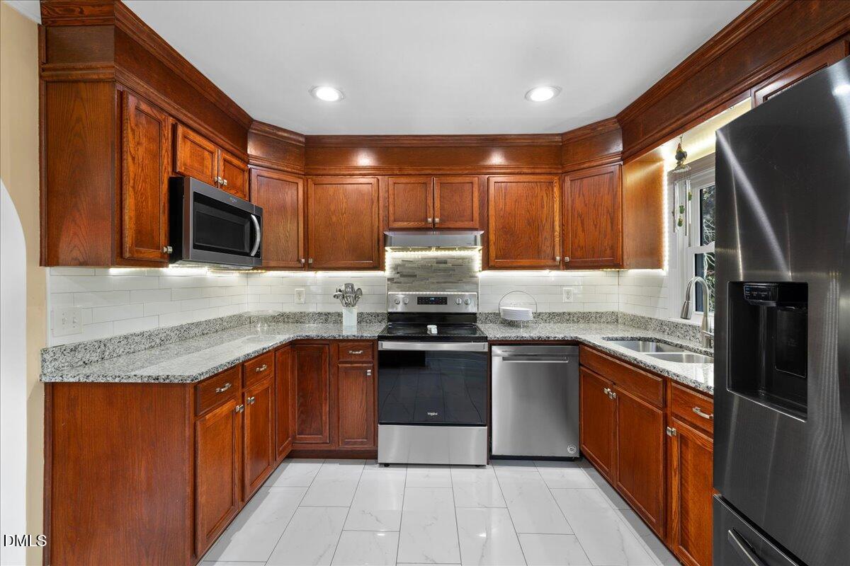 2323 Buckingham Road