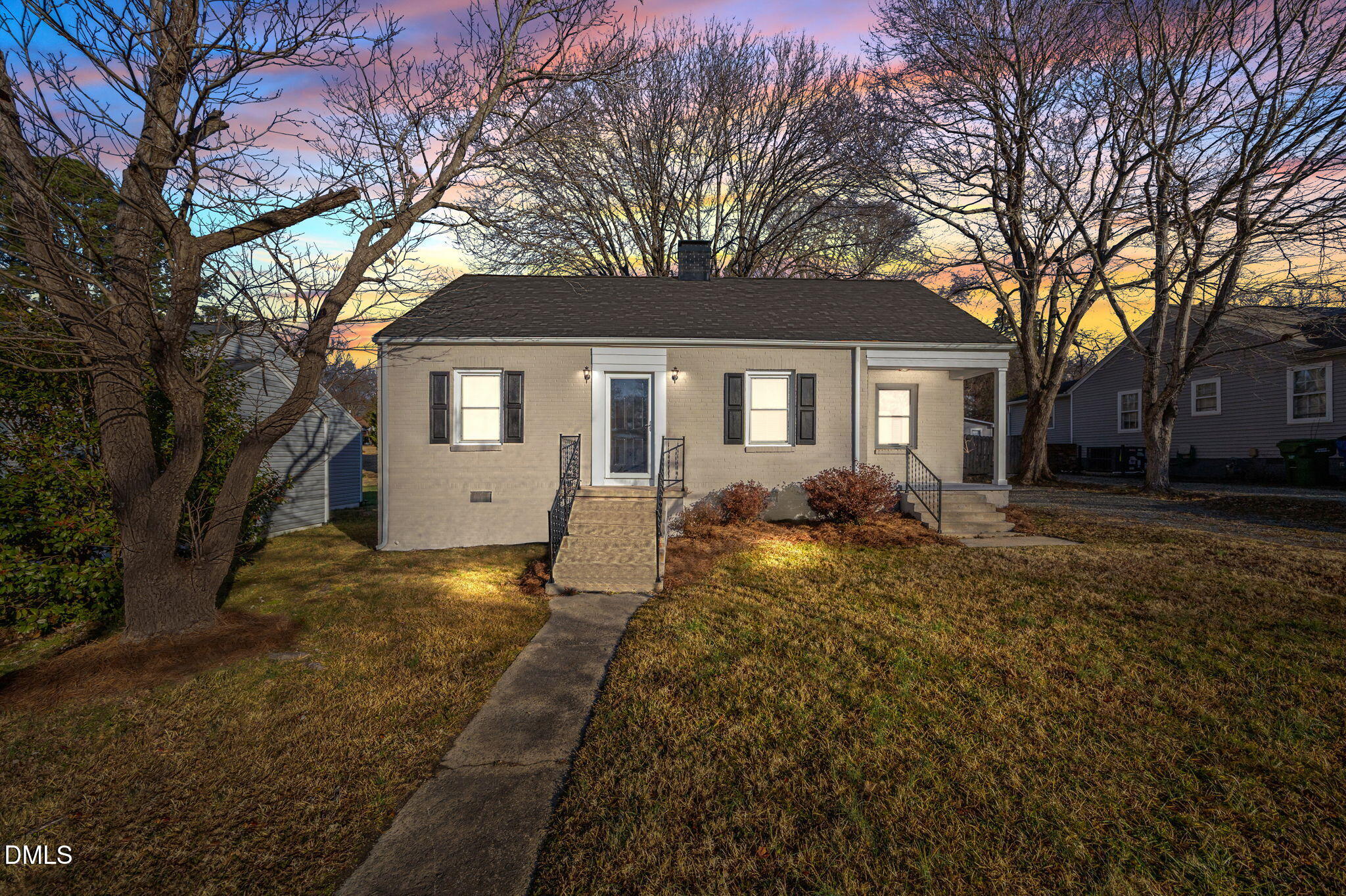 311 W Gilbreath Street