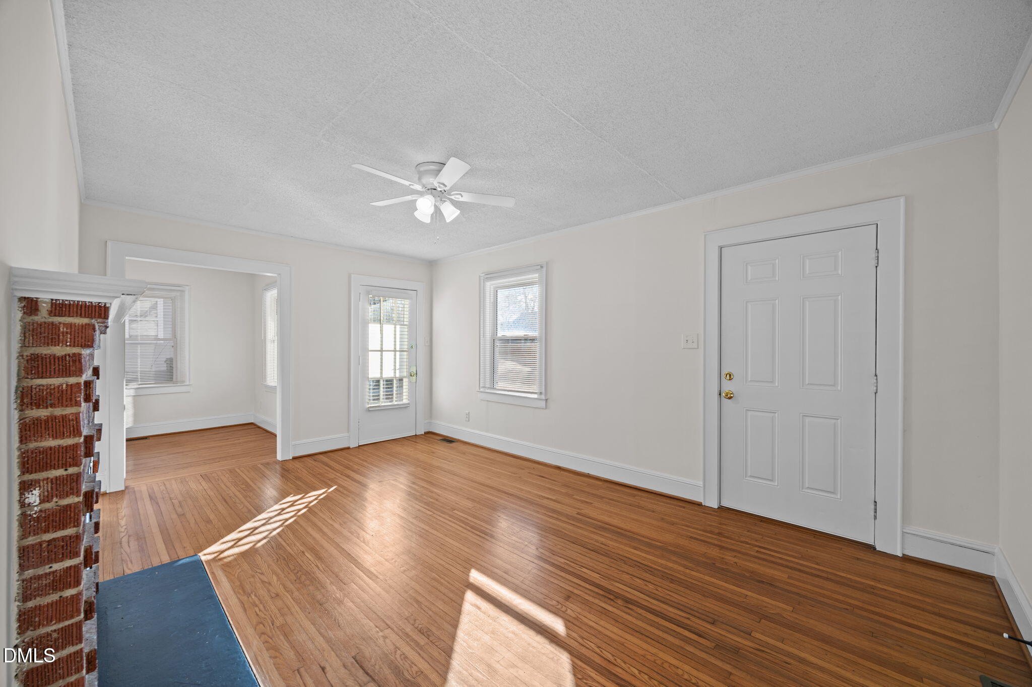 311 W Gilbreath Street