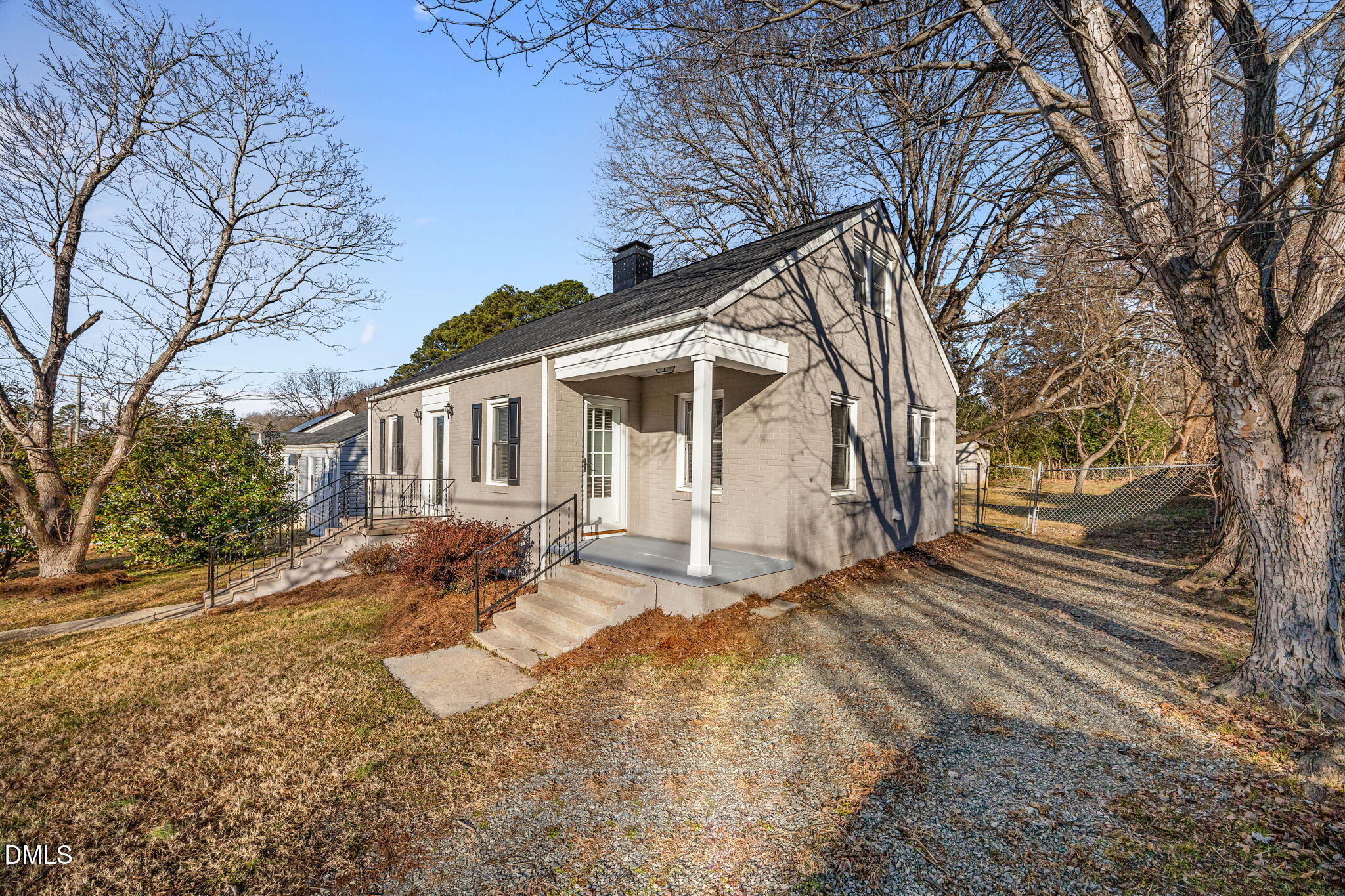 311 W Gilbreath Street