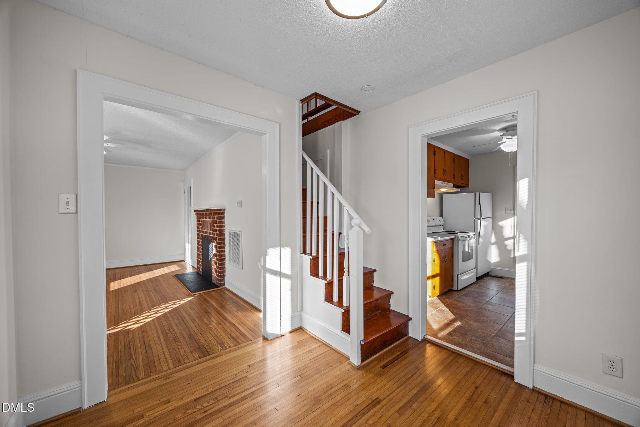 311 W Gilbreath Street