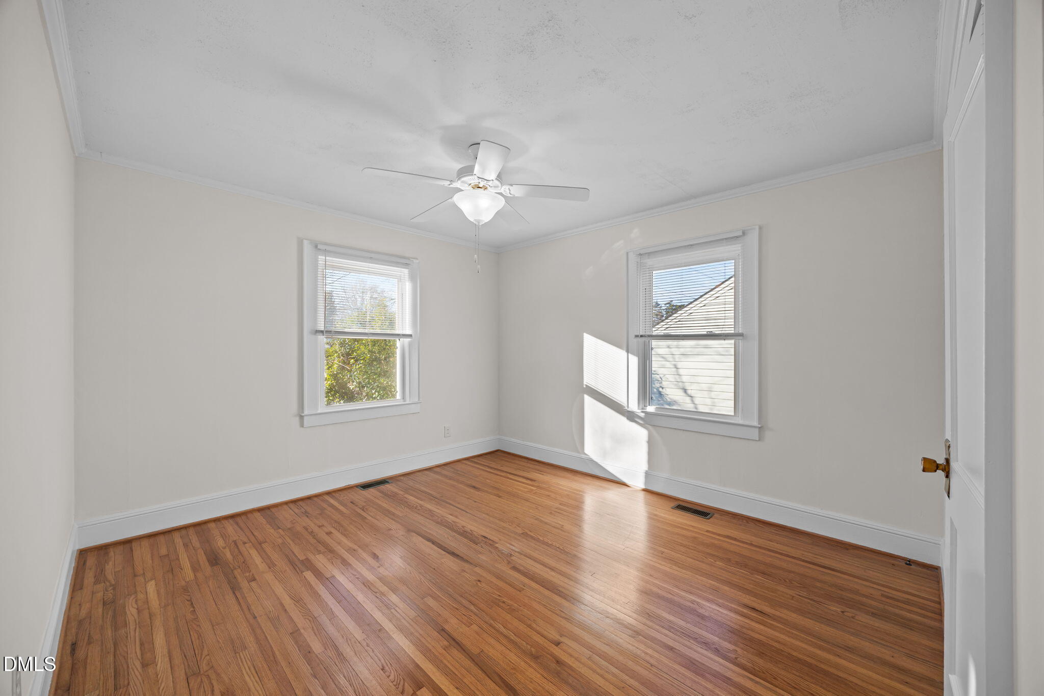 311 W Gilbreath Street