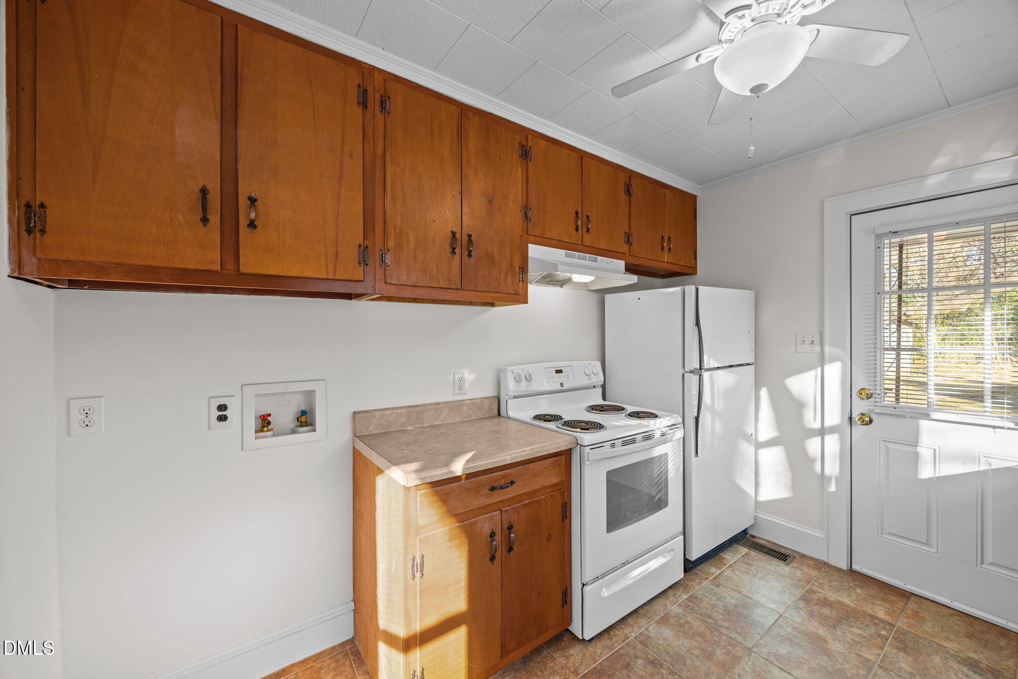 311 W Gilbreath Street