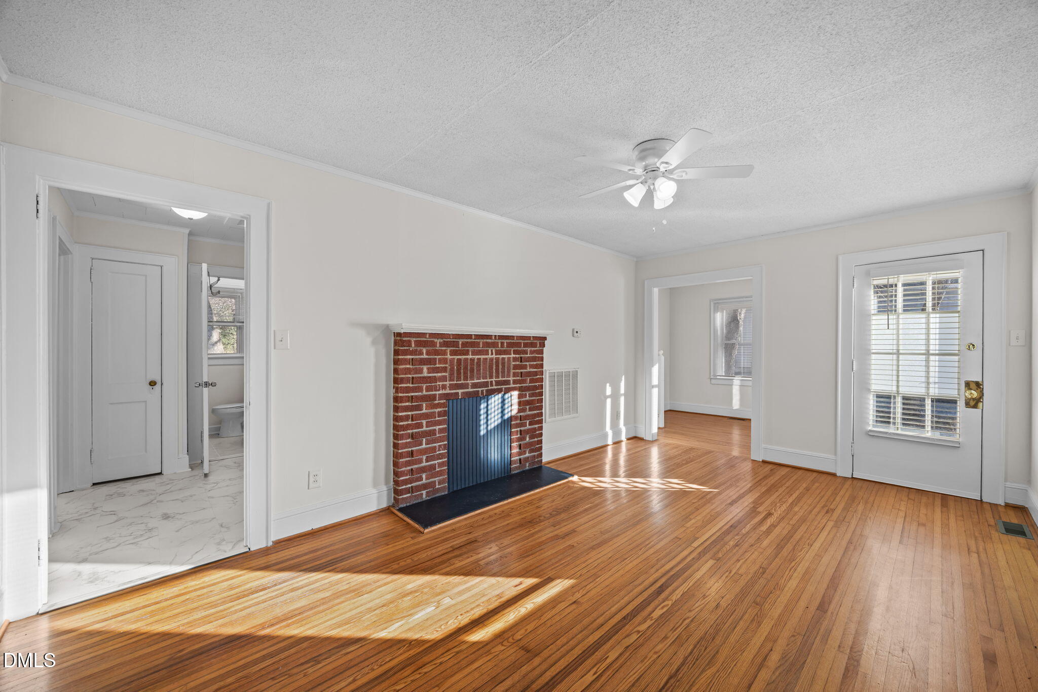 311 W Gilbreath Street