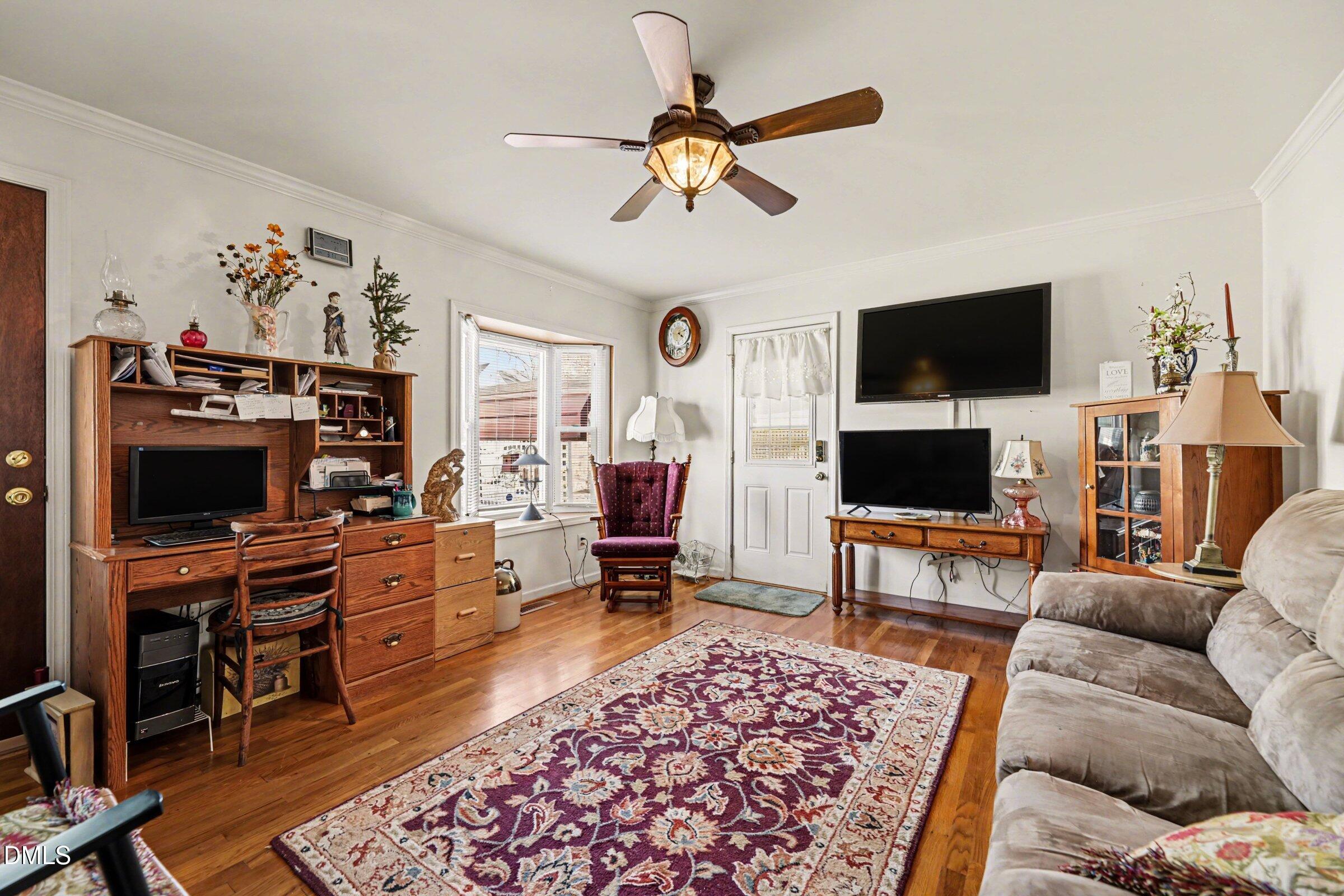 318 Lakeside Avenue