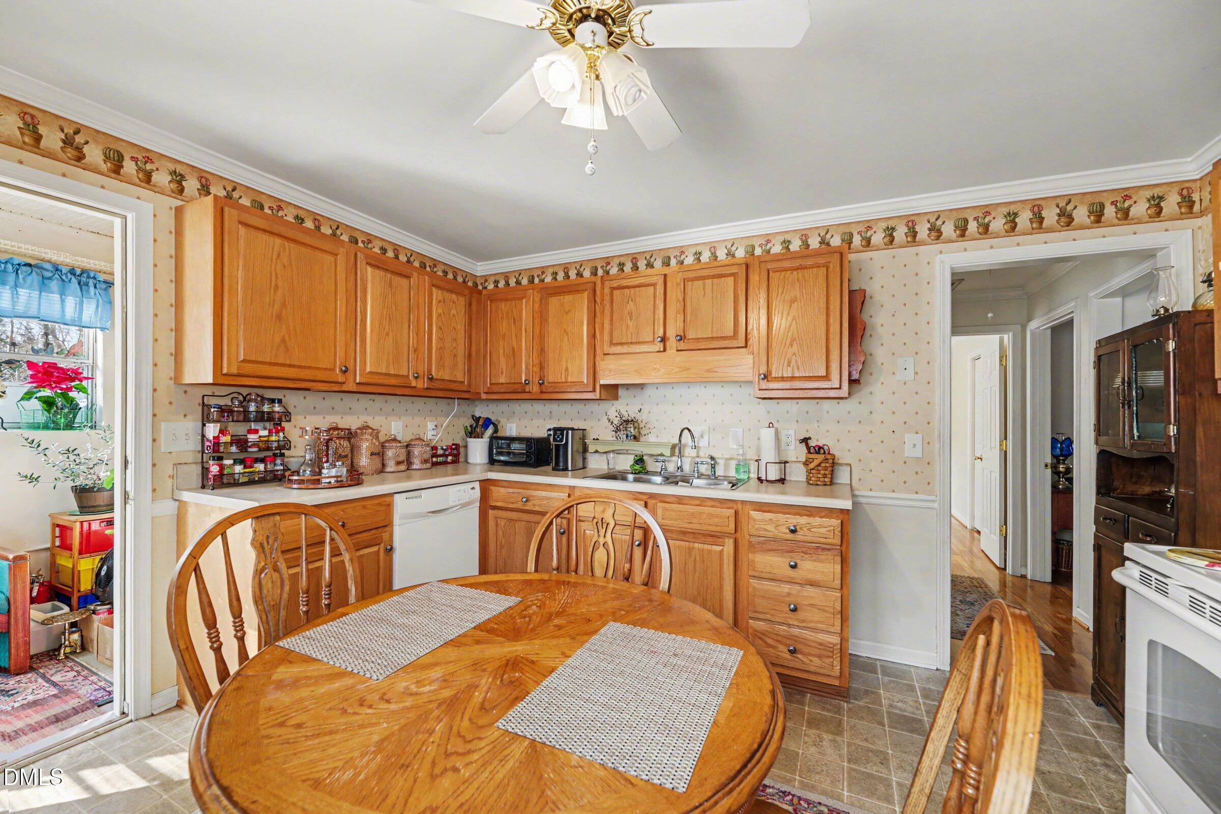 318 Lakeside Avenue