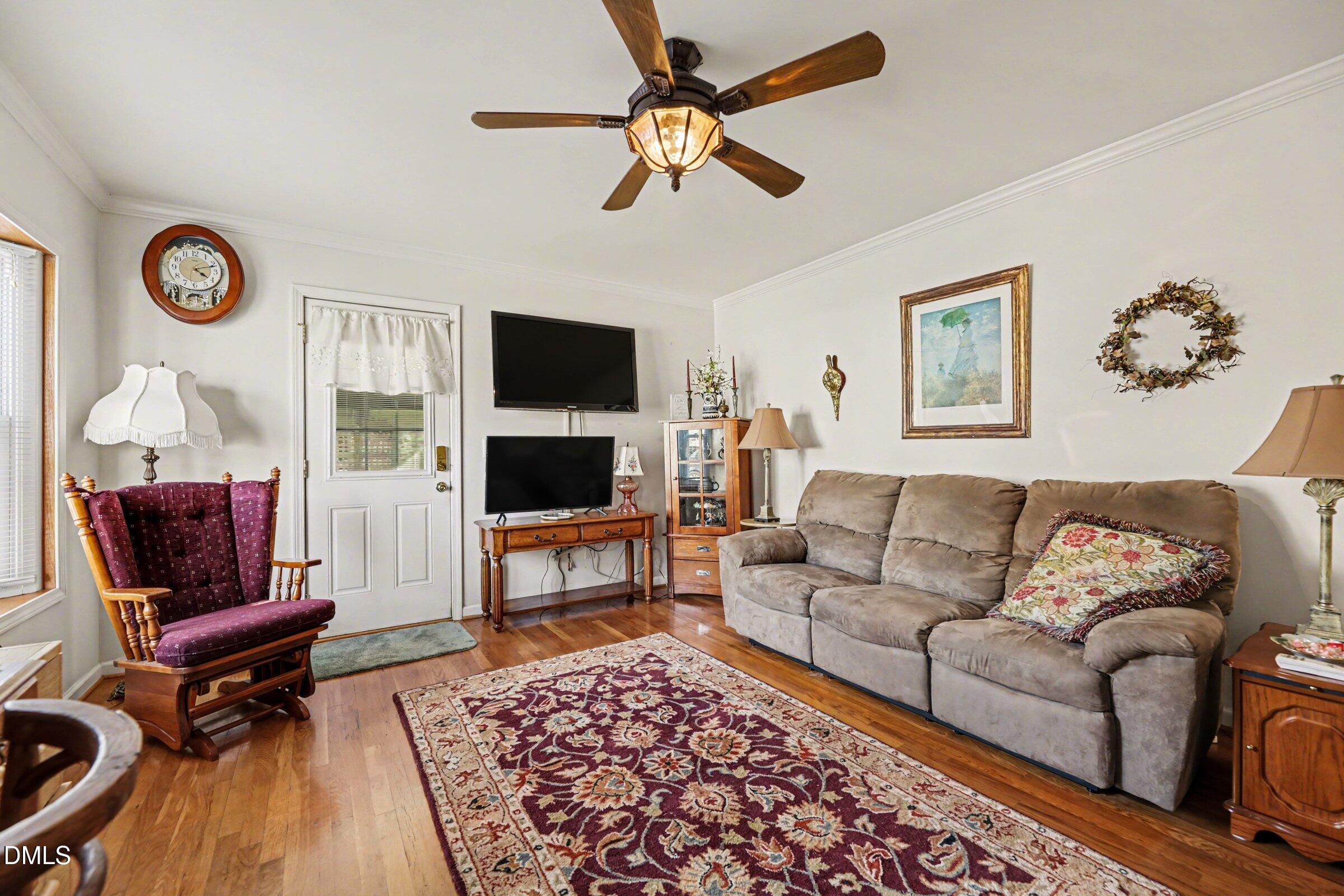 318 Lakeside Avenue