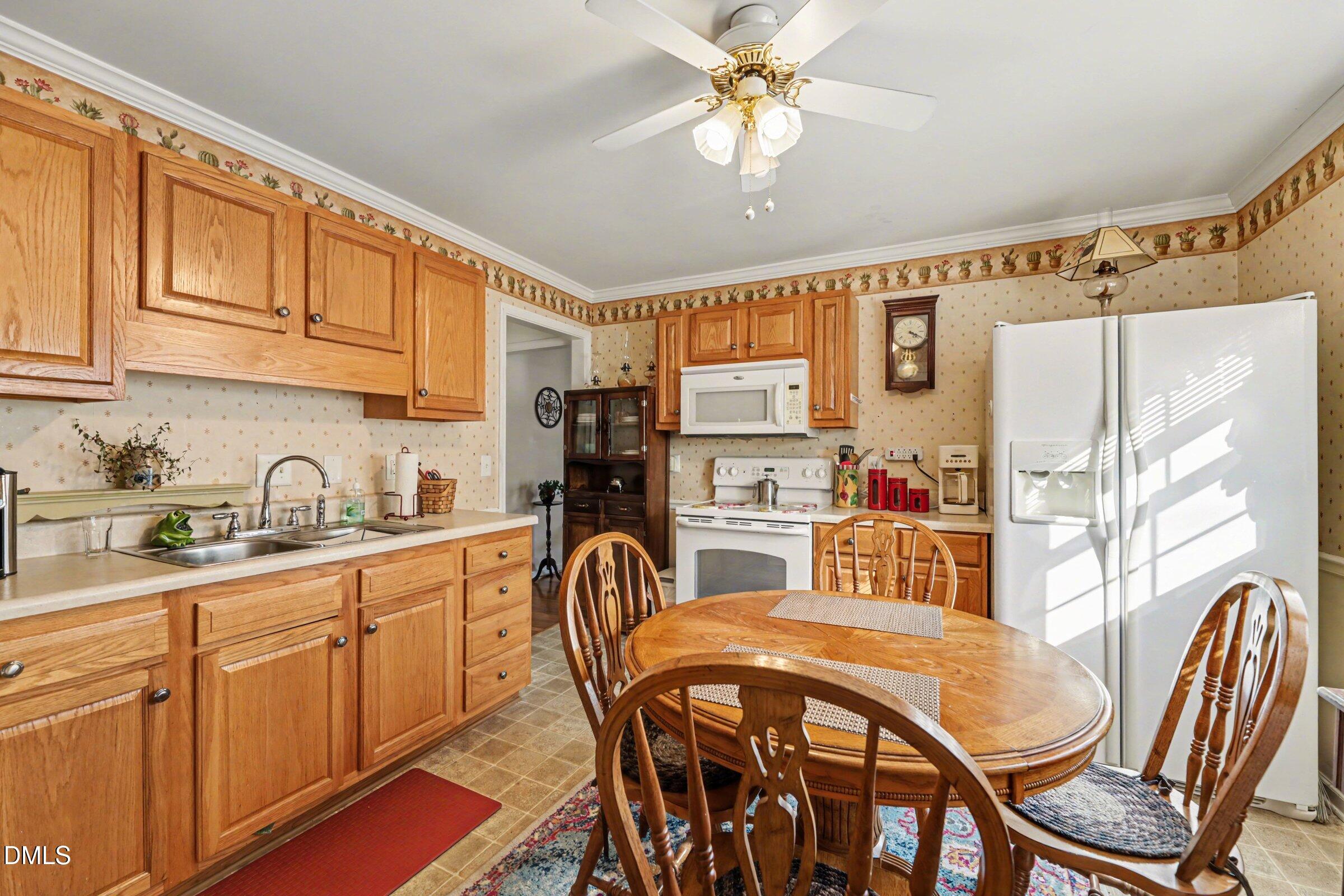 318 Lakeside Avenue