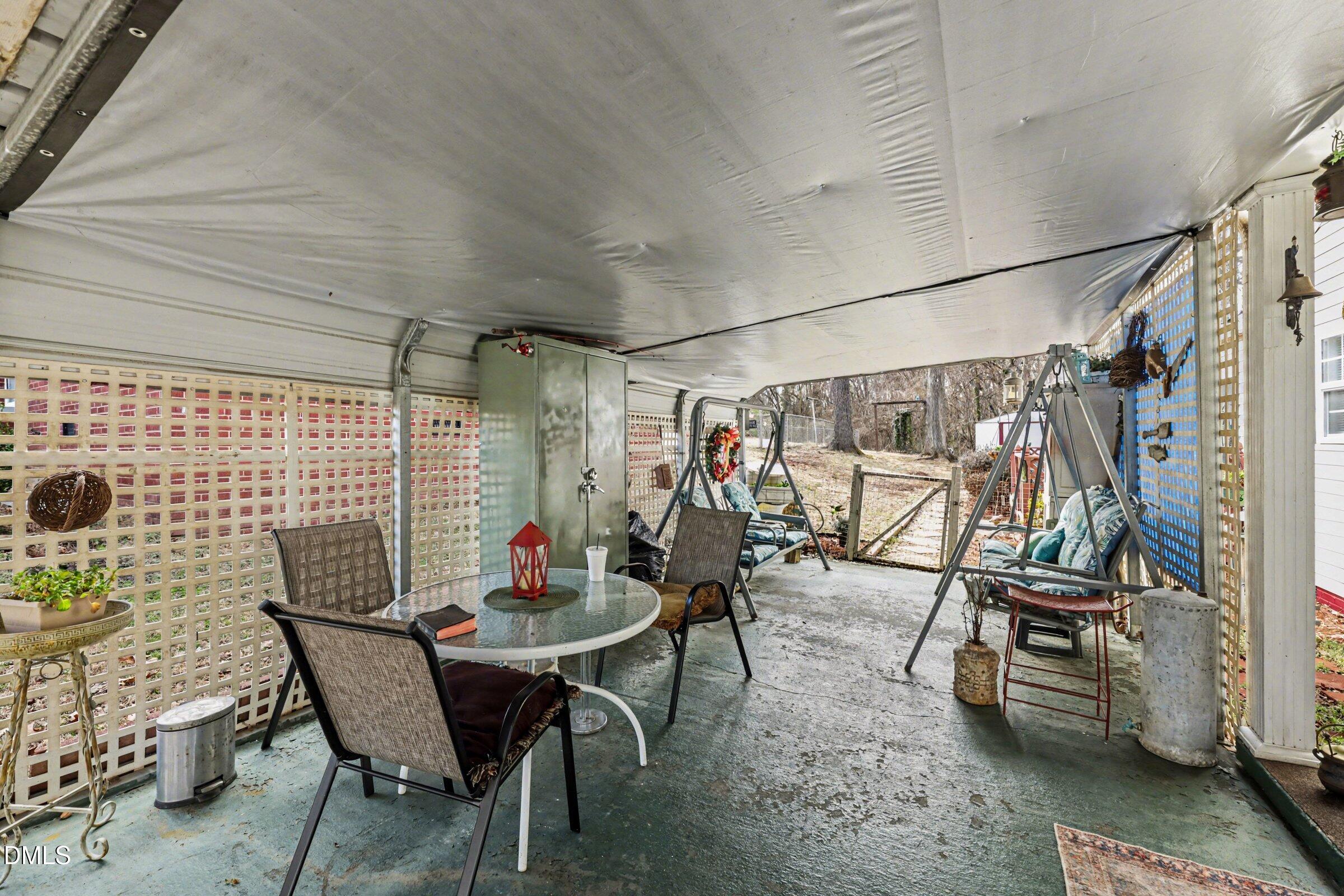 318 Lakeside Avenue