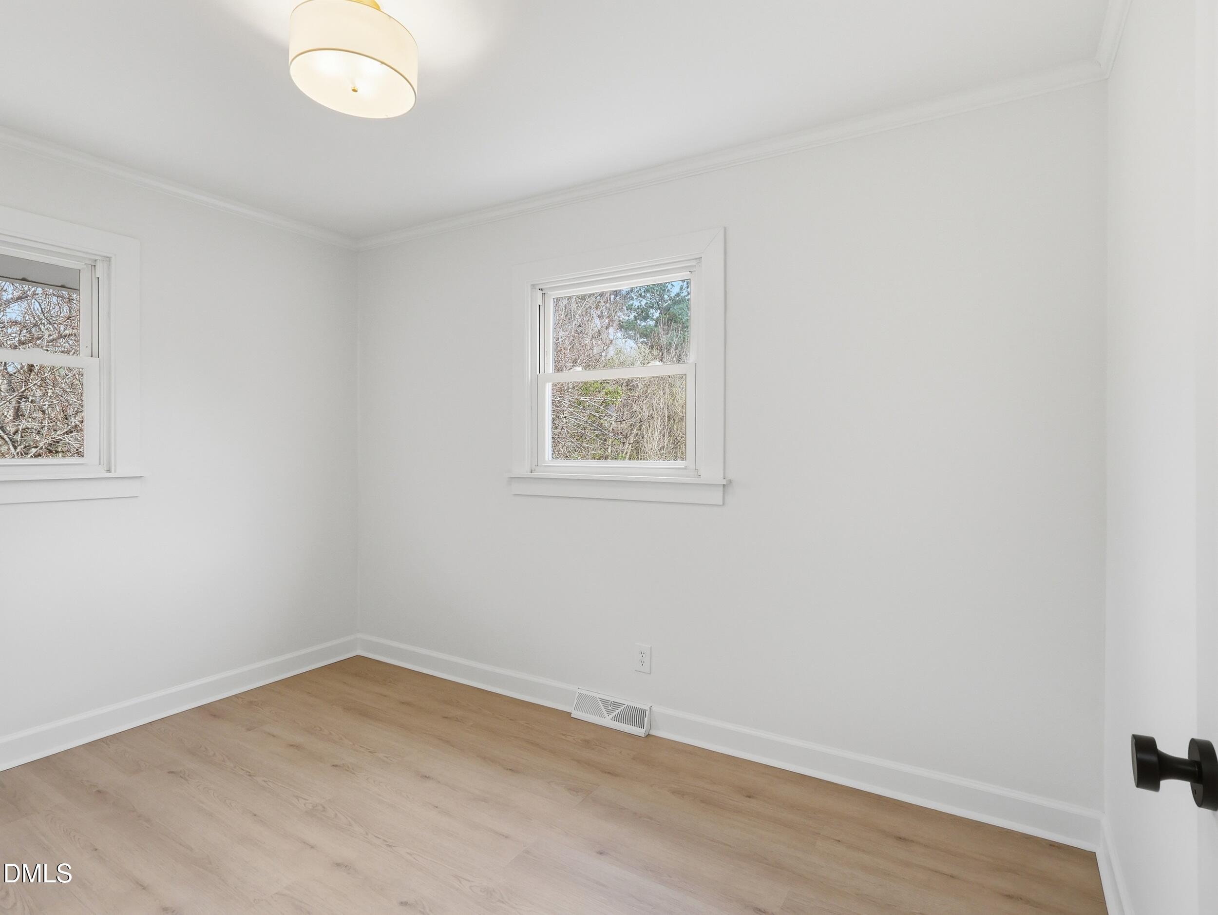 1513 Mountain View Court