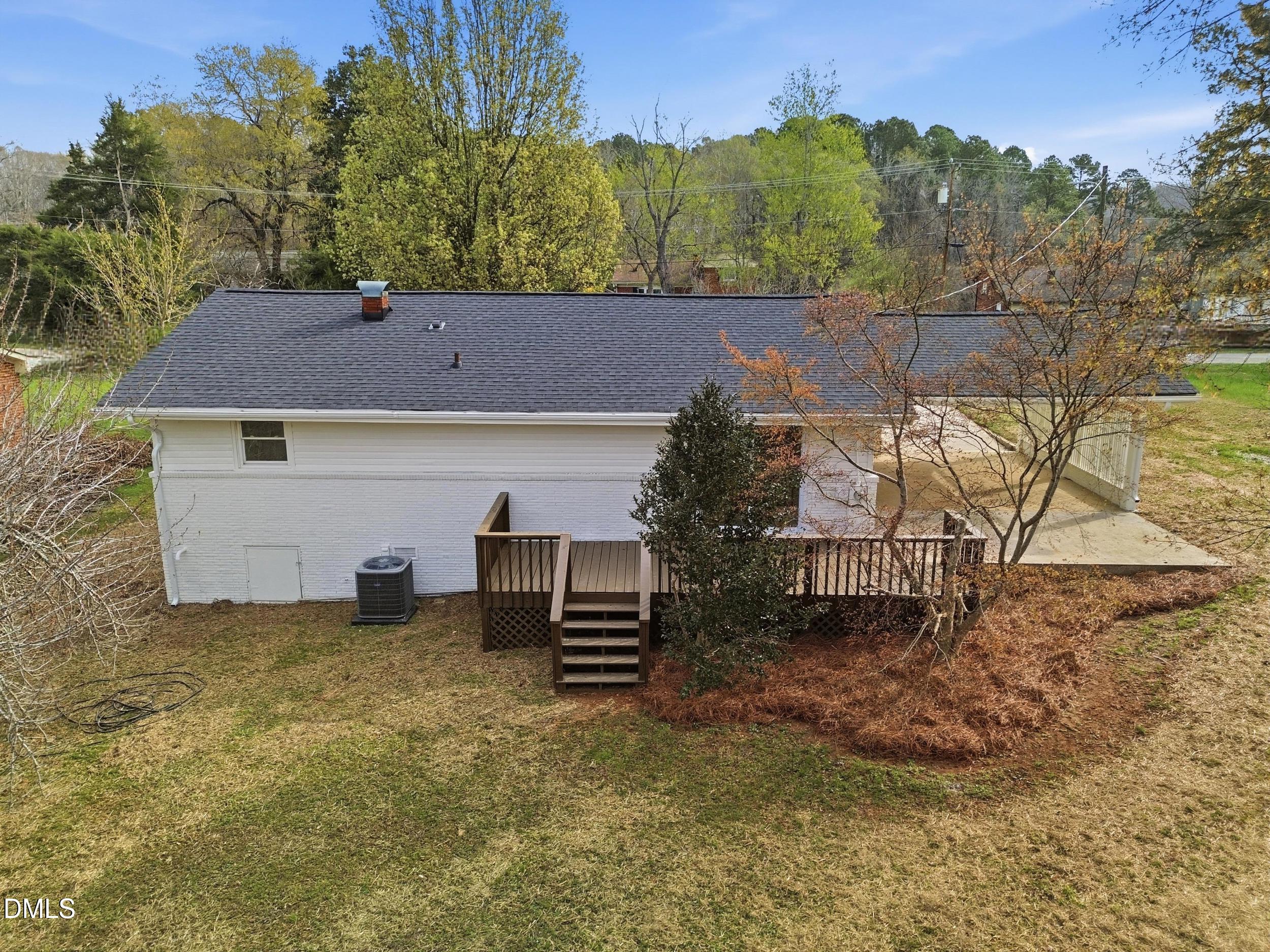 1513 Mountain View Court