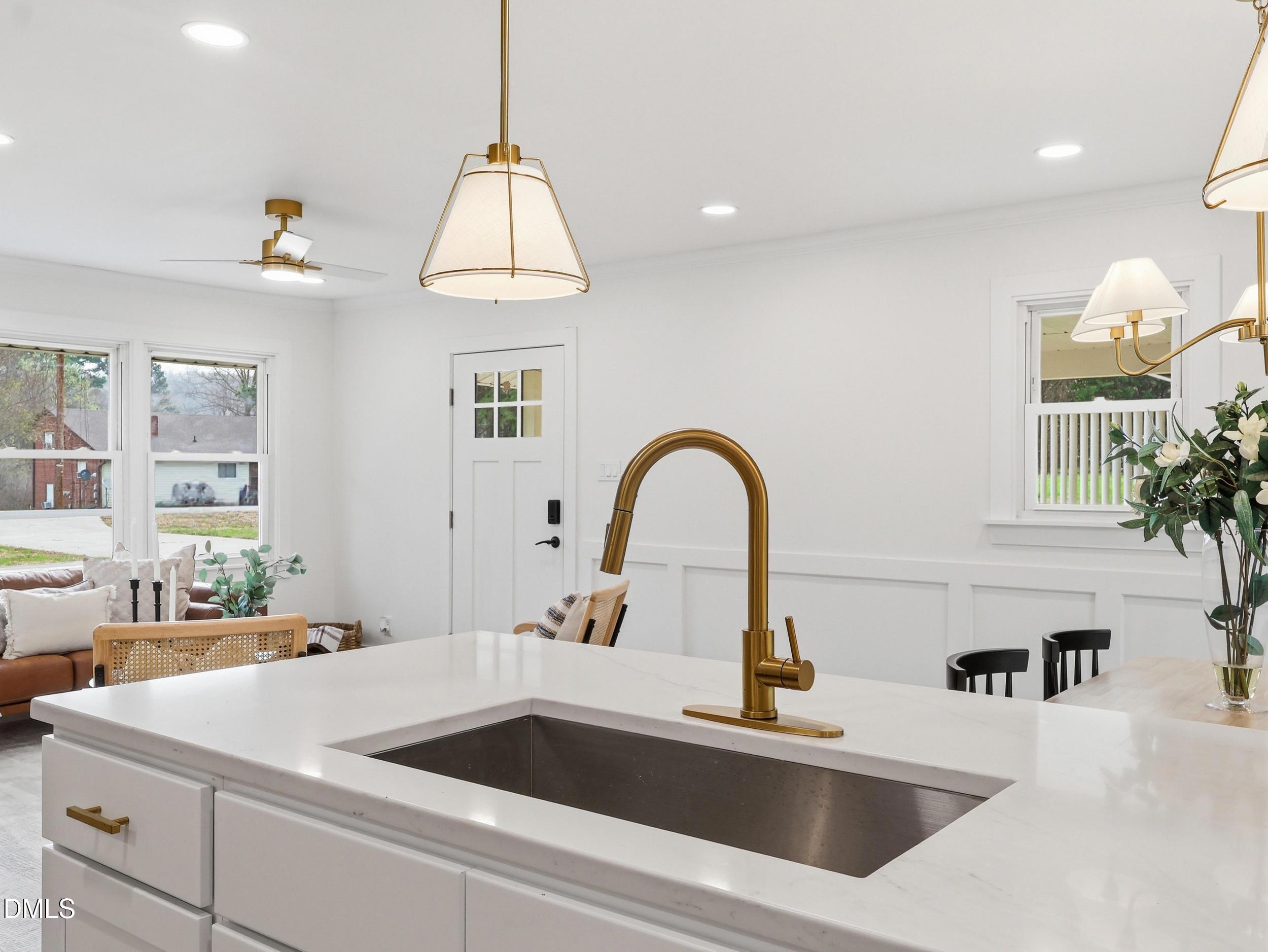 1513 Mountain View Court