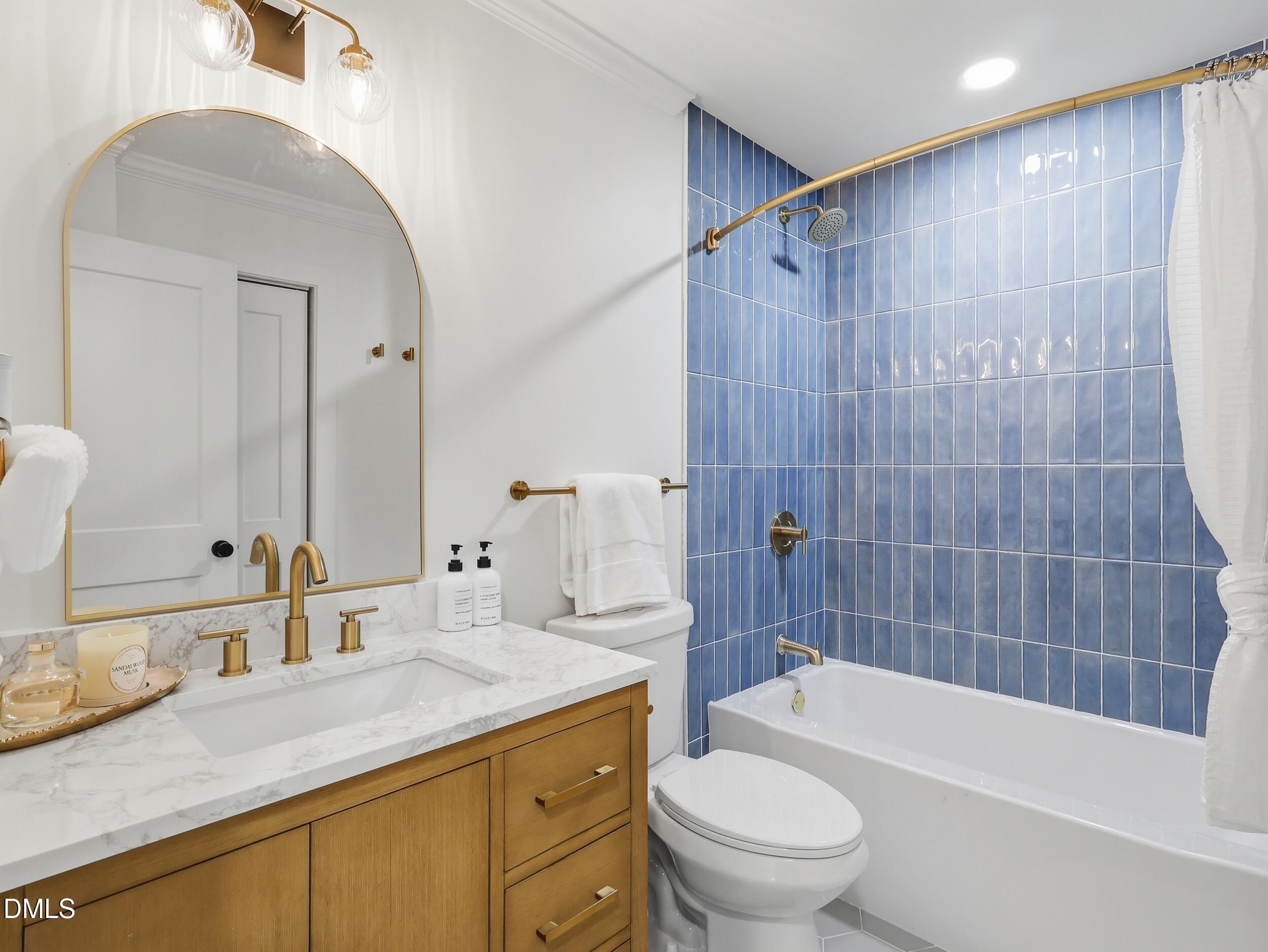 1513 Mountain View Court