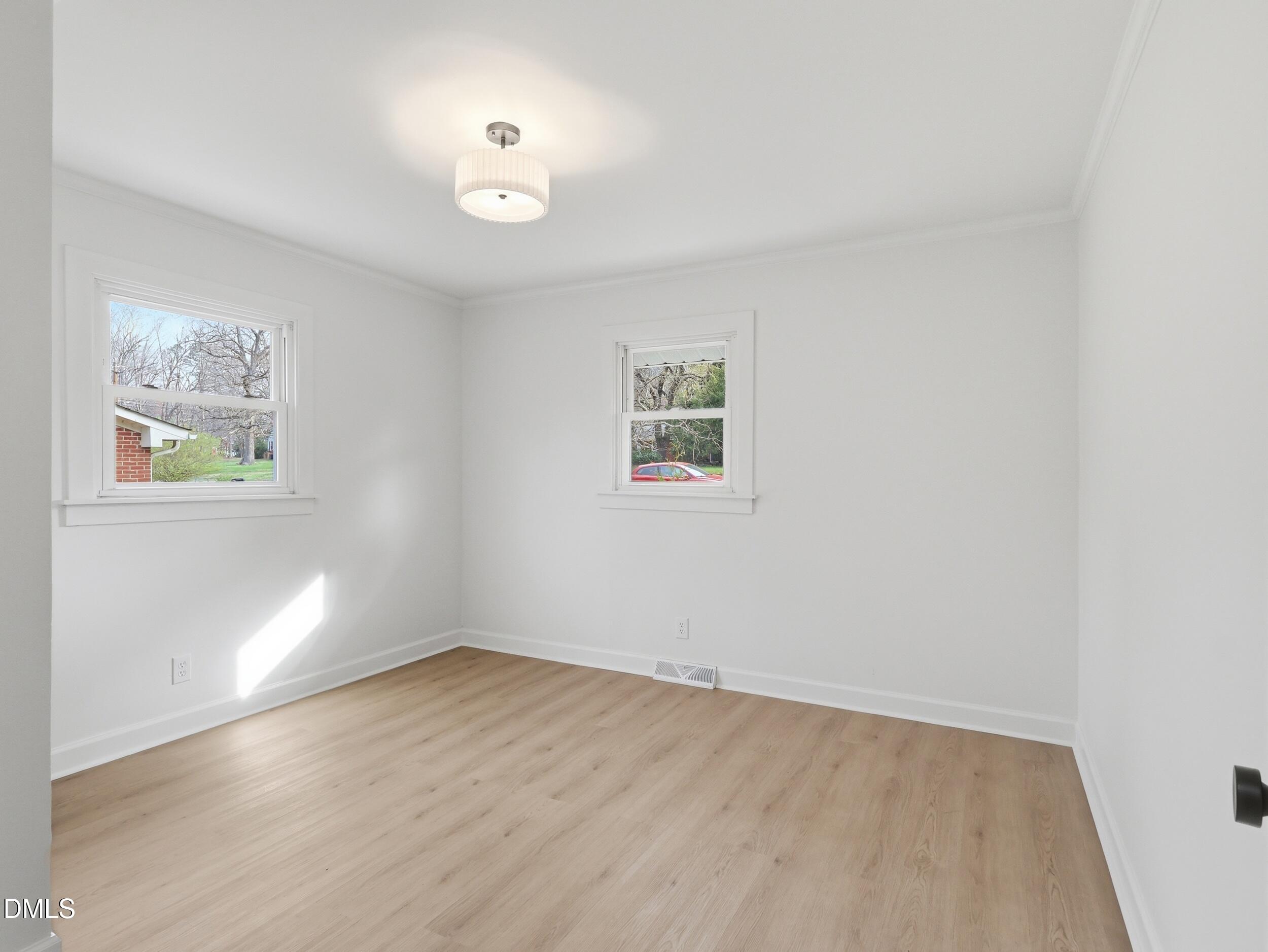 1513 Mountain View Court