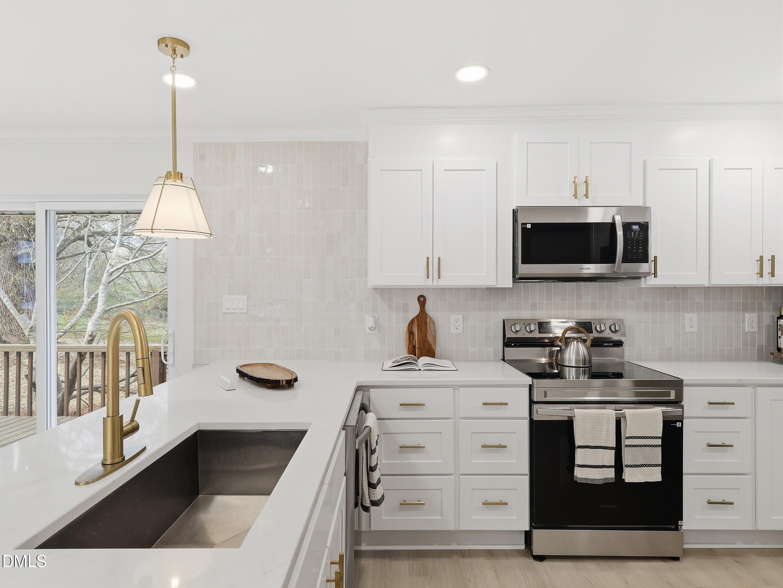 1513 Mountain View Court