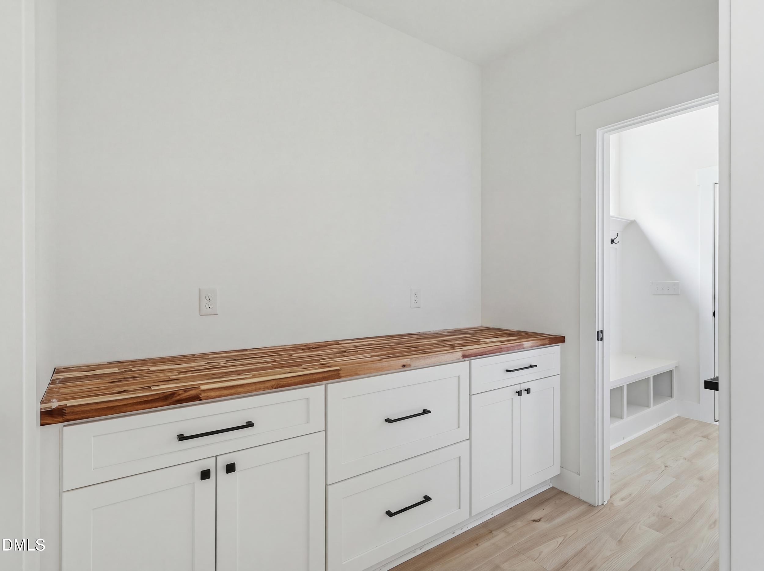 1225 Gemstone Court