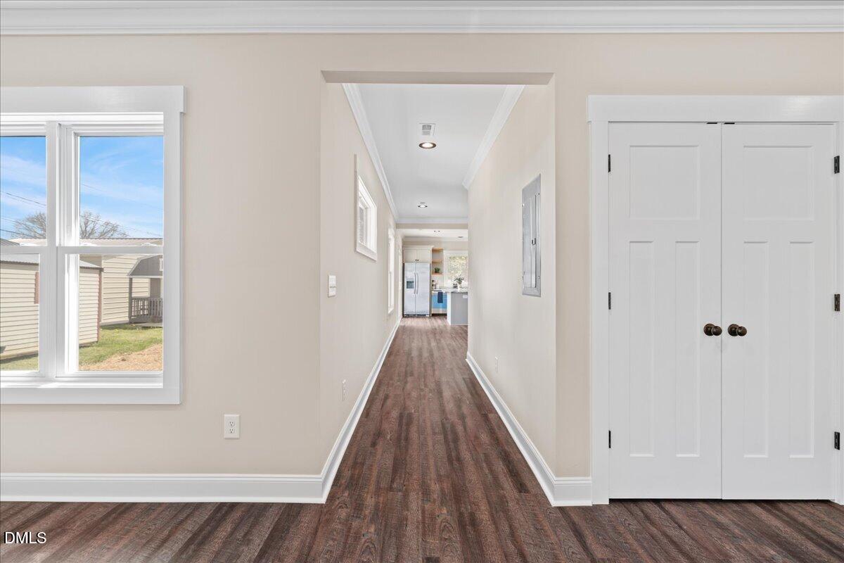 402 Poplar Street