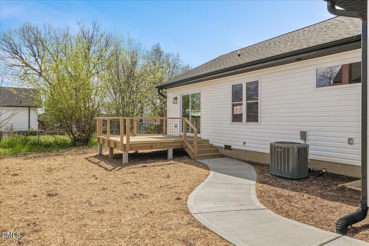 402 Poplar Street