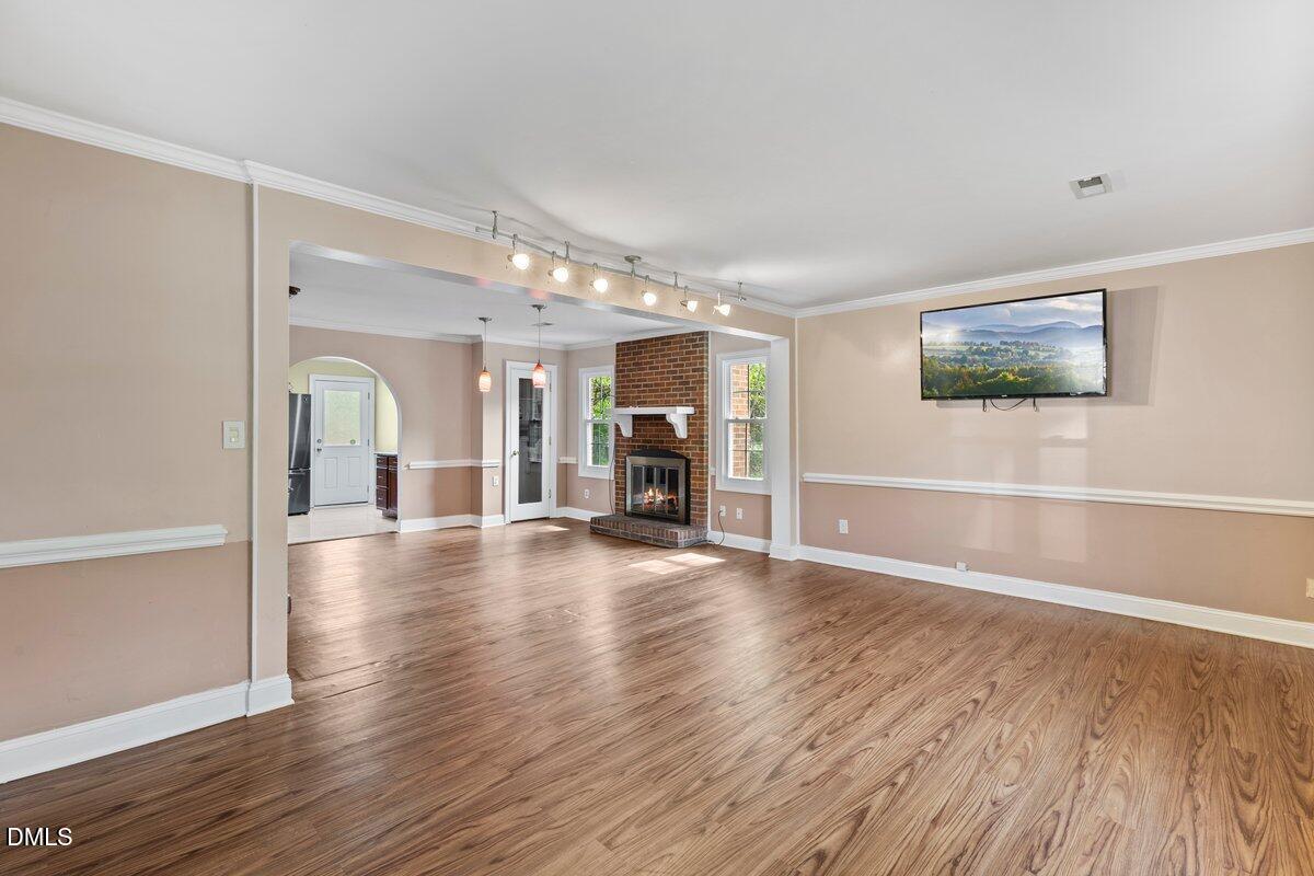 2323 Buckingham Road